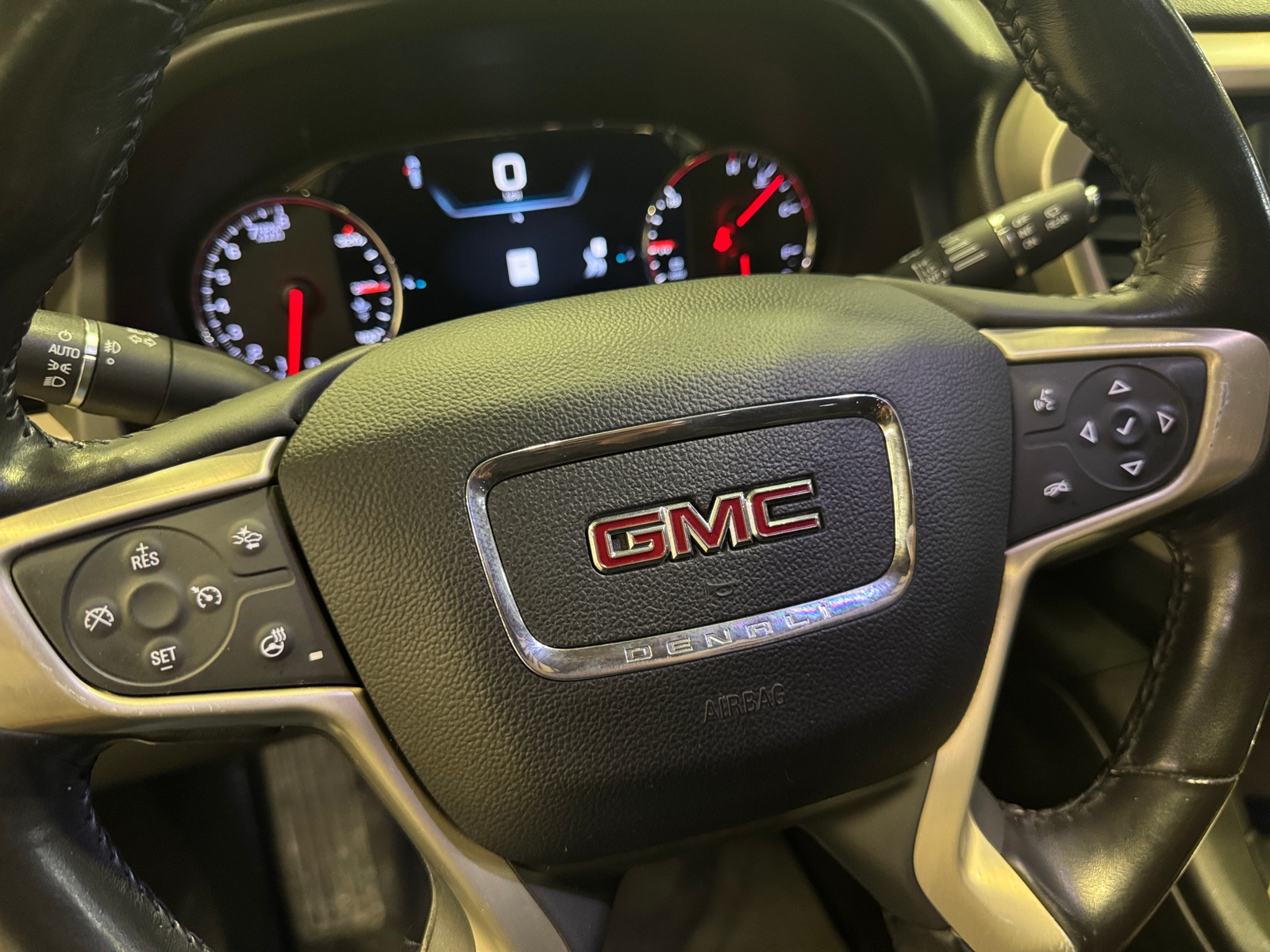 Thumbnail: 2017 GMC Acadia - 4