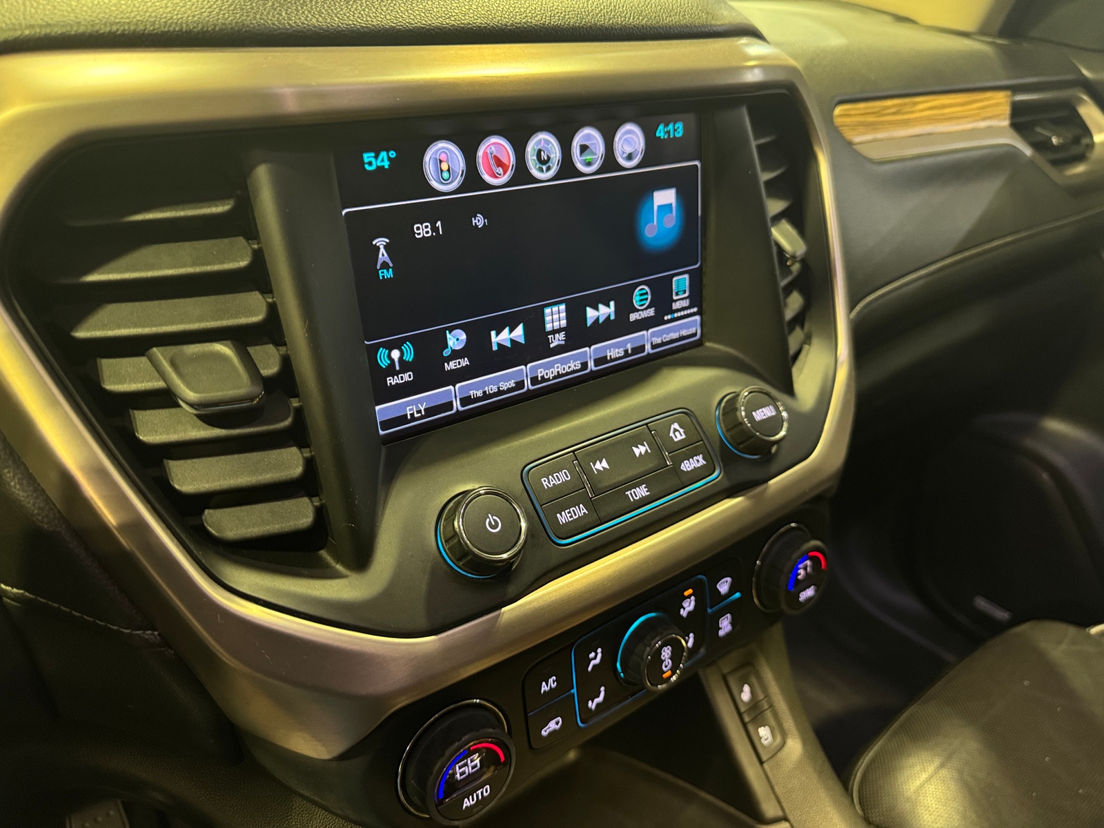 Thumbnail: 2017 GMC Acadia - 3