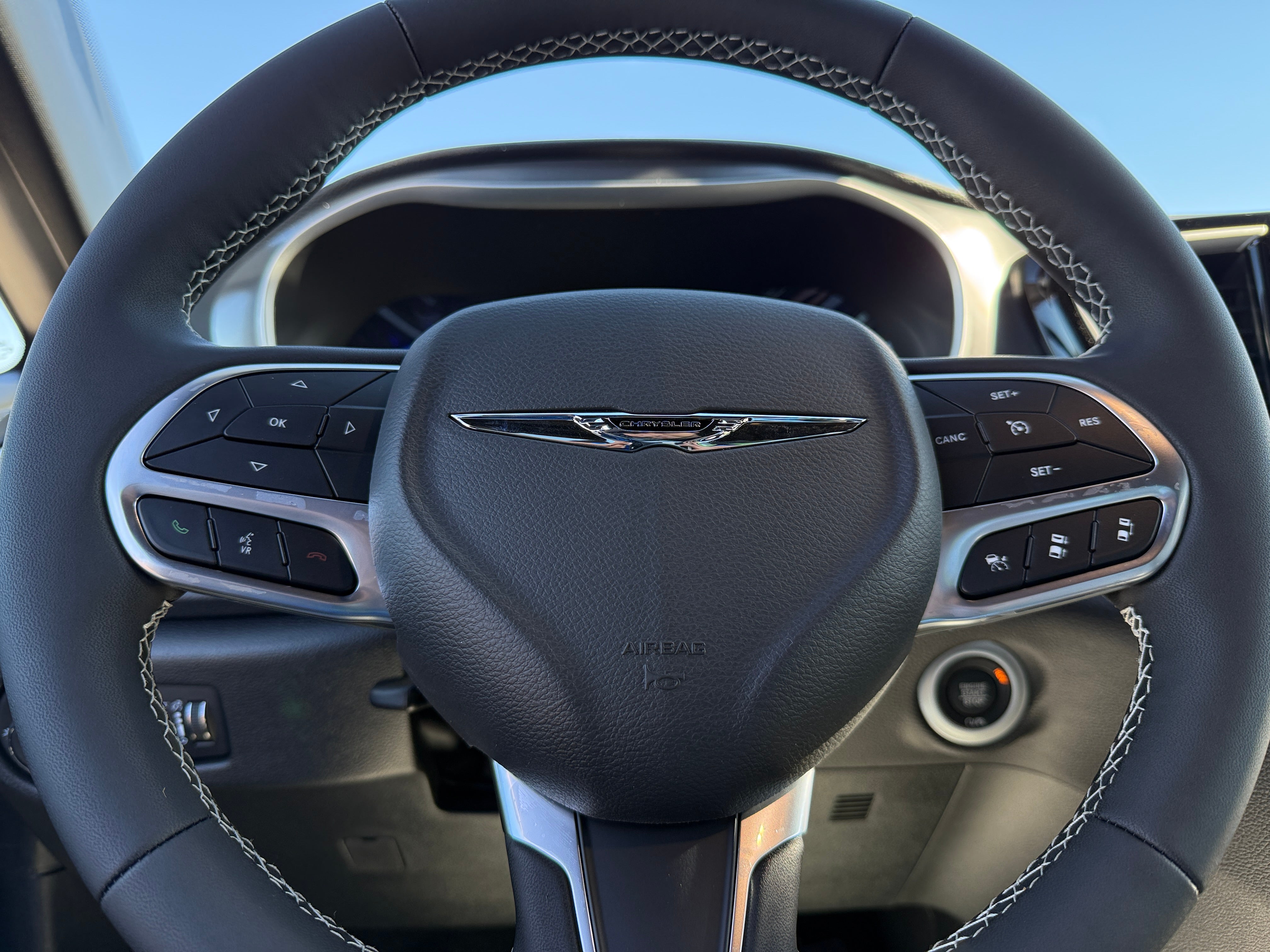 2026 Chrysler Pacifica Select AWD's photo