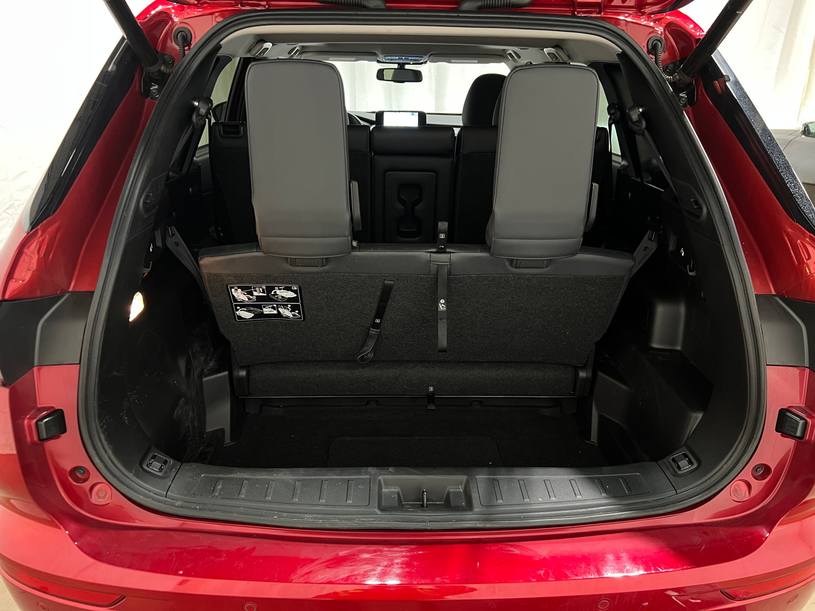 Thumbnail: 2024 Mitsubishi Outlander - 6