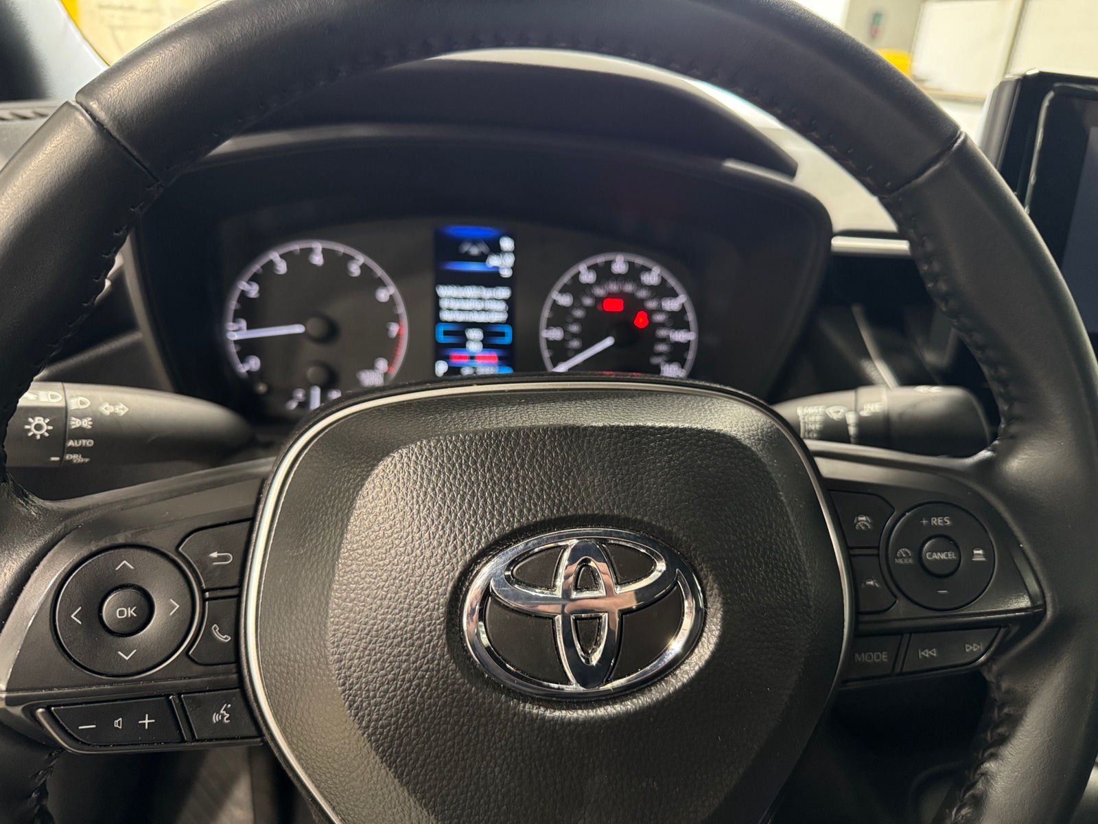 Thumbnail: 2025 Toyota Corolla - 5