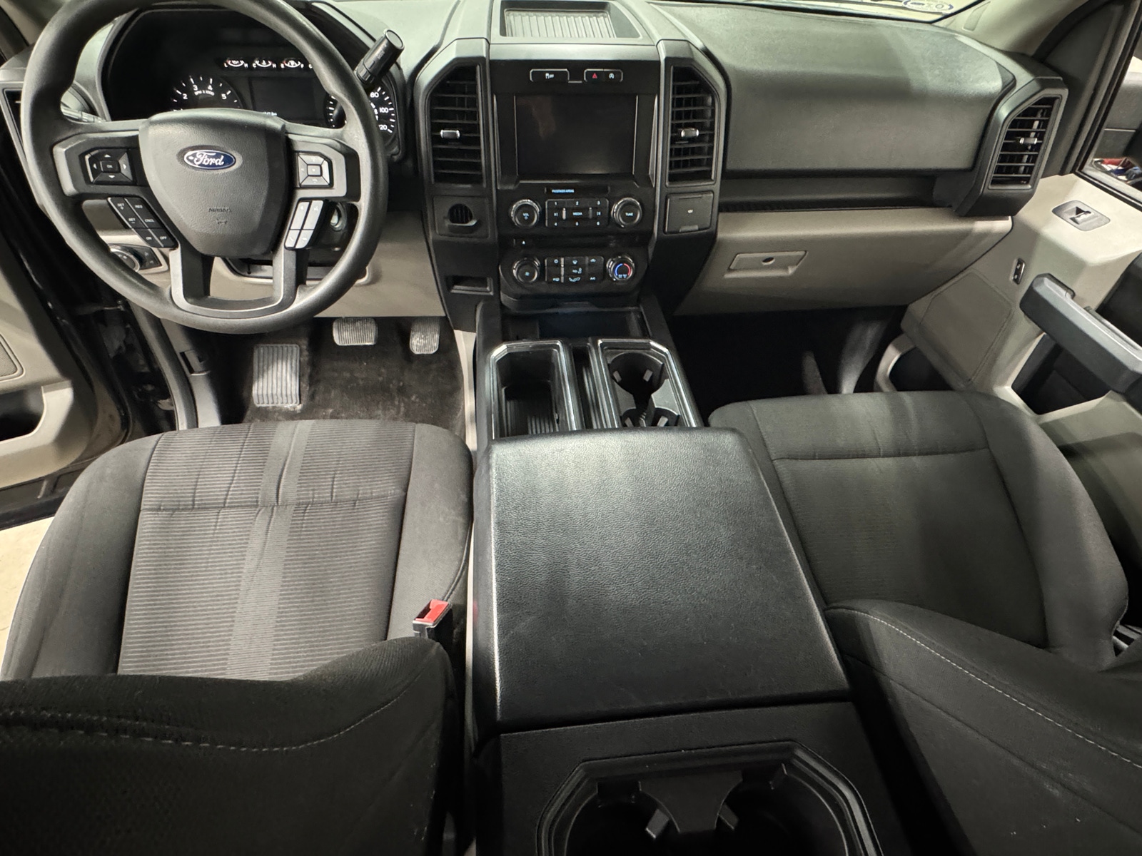 Thumbnail: 2018 Ford Econoline - 3