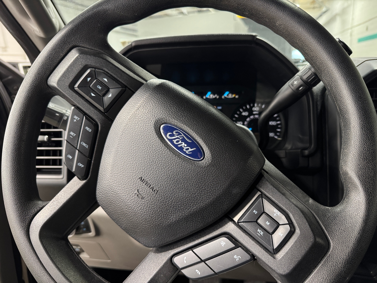 Thumbnail: 2018 Ford Econoline - 5