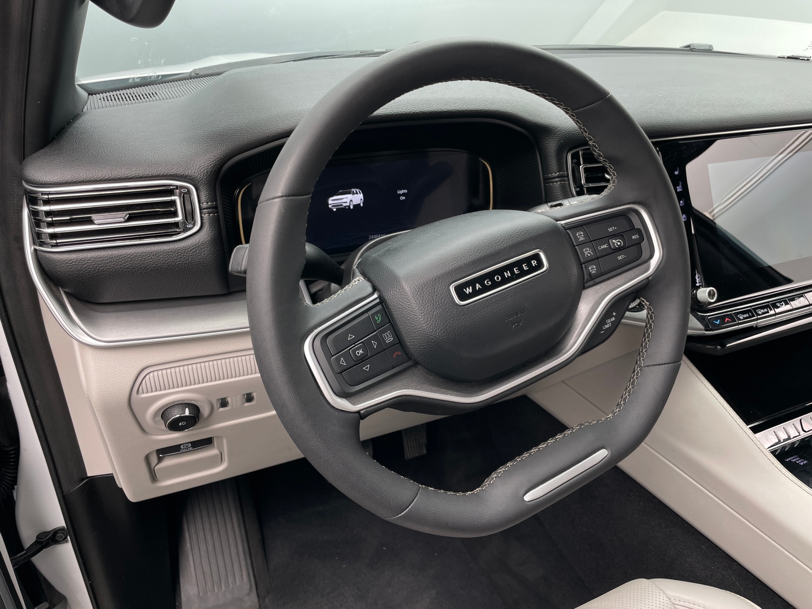 Thumbnail: 2025 Jeep Wagoneer - 4