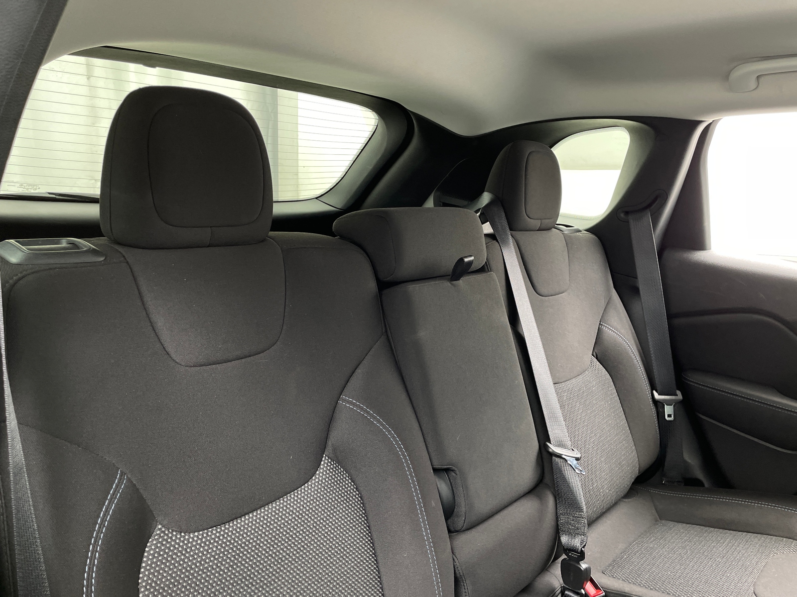 Thumbnail: 2020 Jeep Cherokee - 6