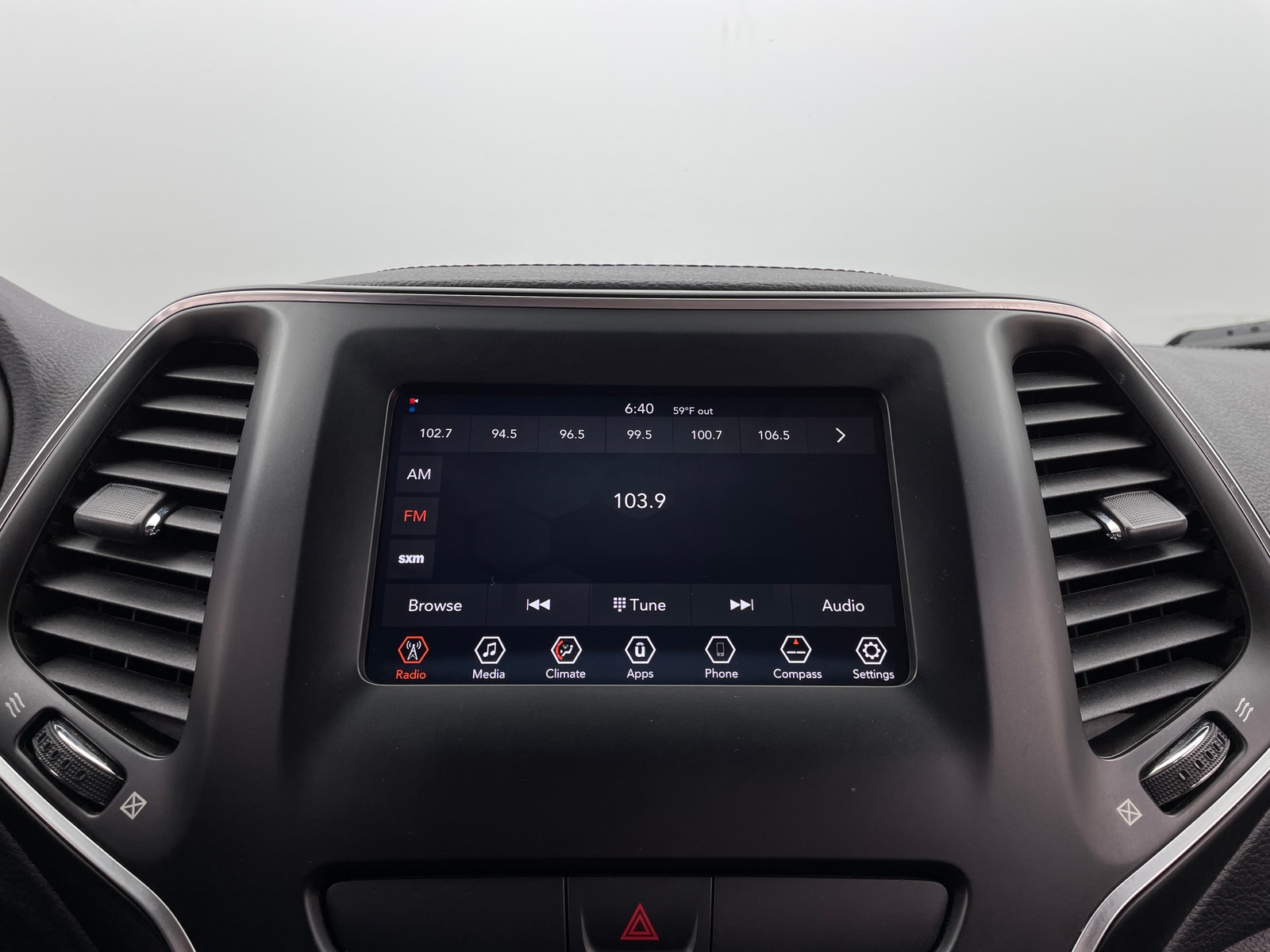 Thumbnail: 2020 Jeep Cherokee - 4