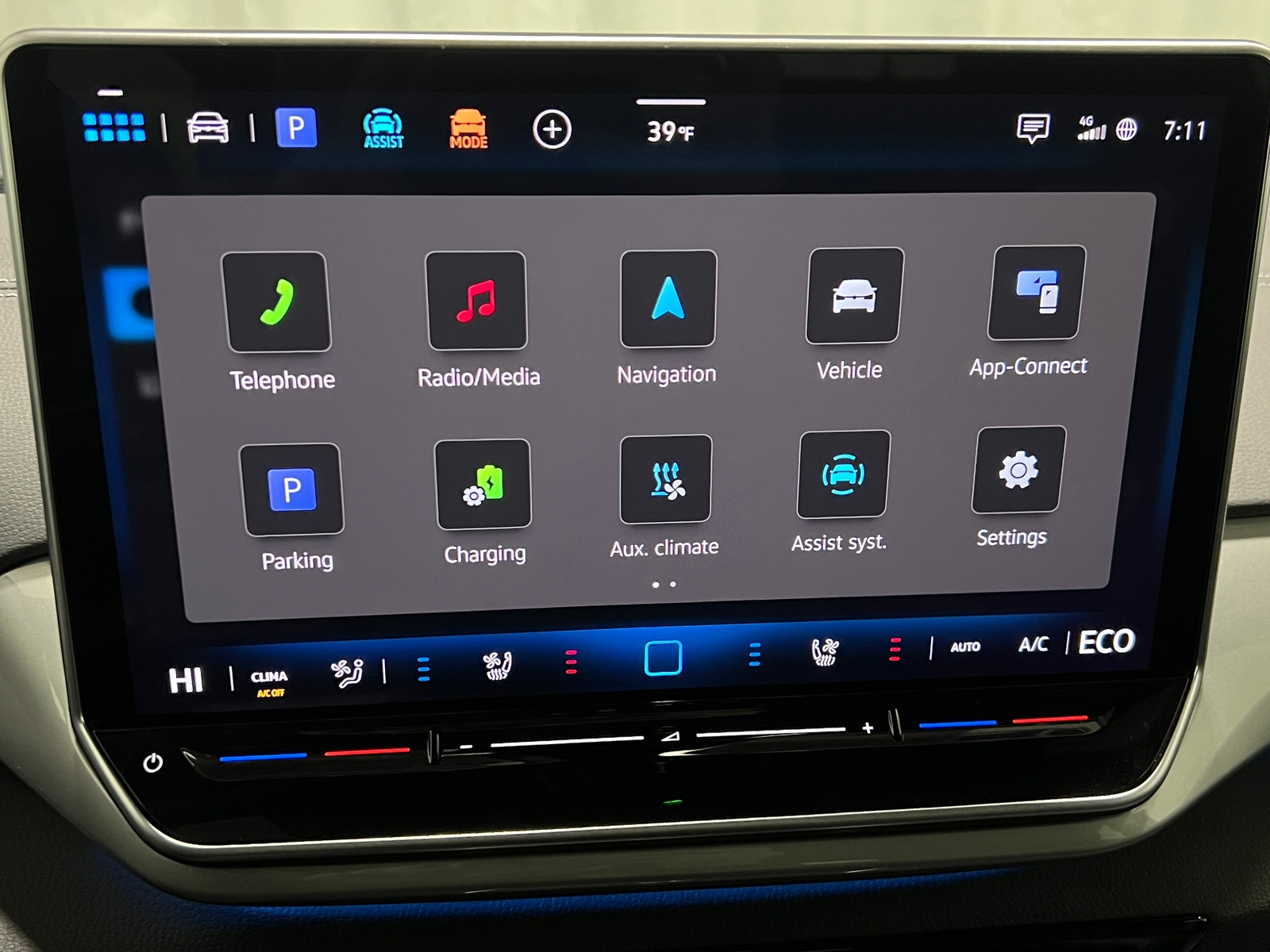 Thumbnail: 2024 Volkswagen ID.4 - 3