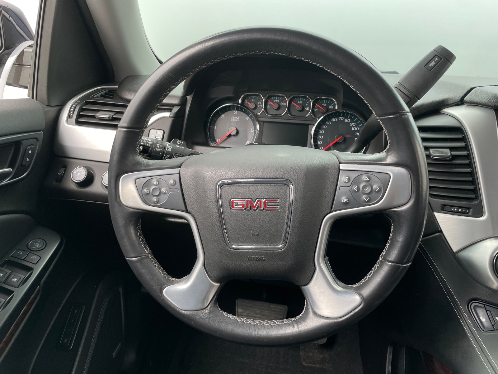 Thumbnail: 2019 GMC Yukon - 4