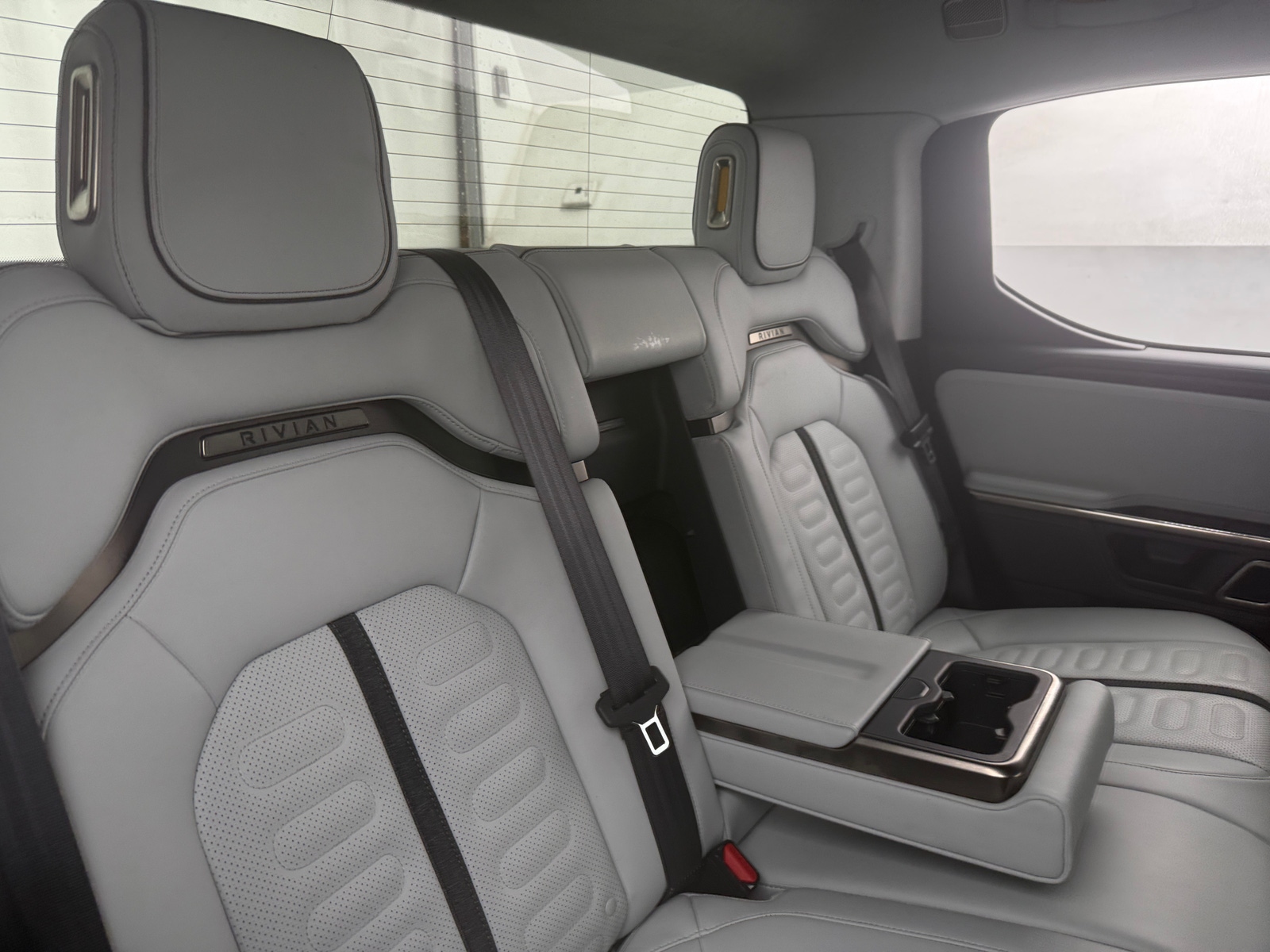 Thumbnail: 2023 Rivian R1T - 5