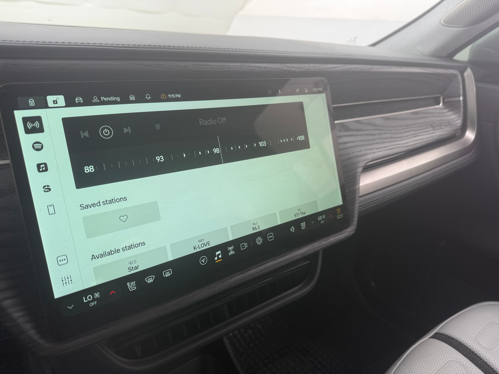 Thumbnail: 2023 Rivian R1T - 3