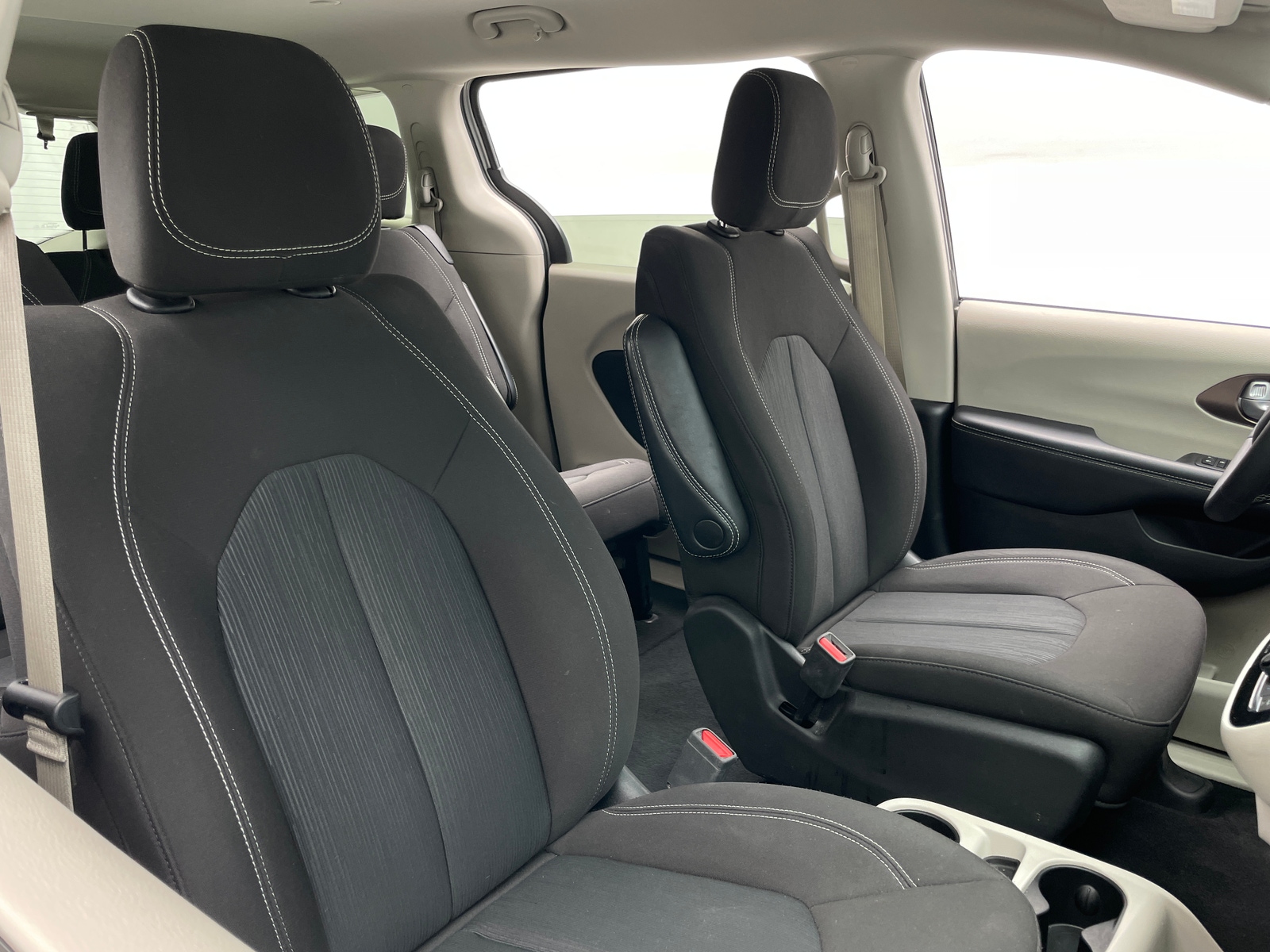 Thumbnail: 2024 Chrysler Voyager - 2