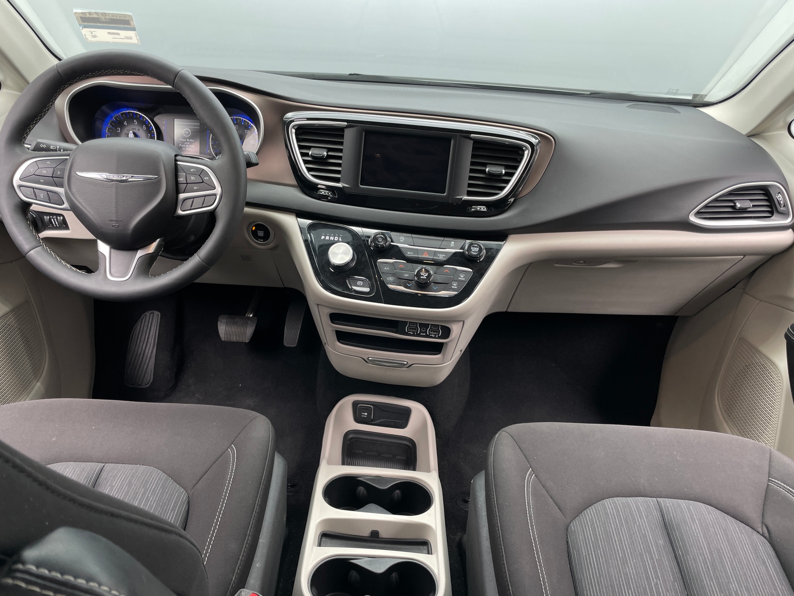 Thumbnail: 2024 Chrysler Voyager - 3