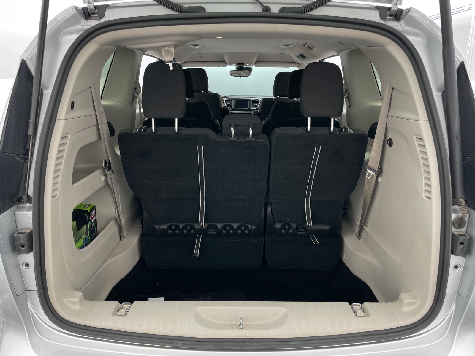 Thumbnail: 2024 Chrysler Voyager - 7