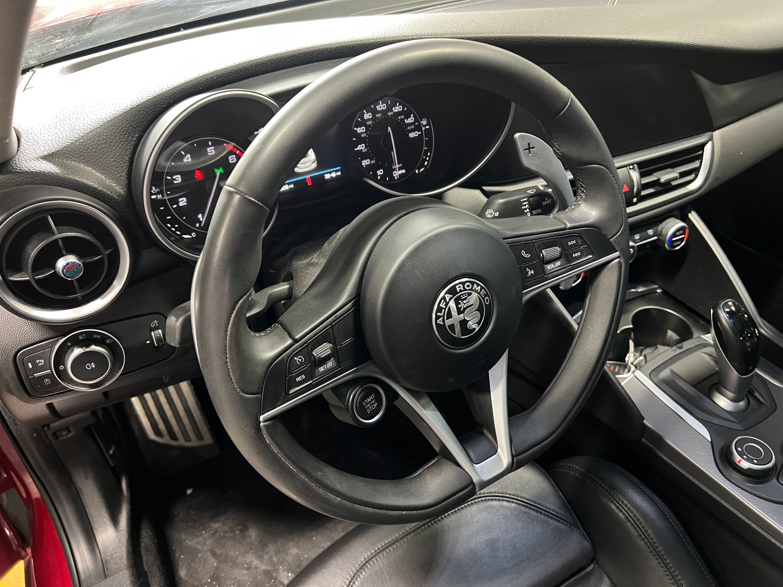 Thumbnail: 2018 Alfa Romeo Giulia - 4