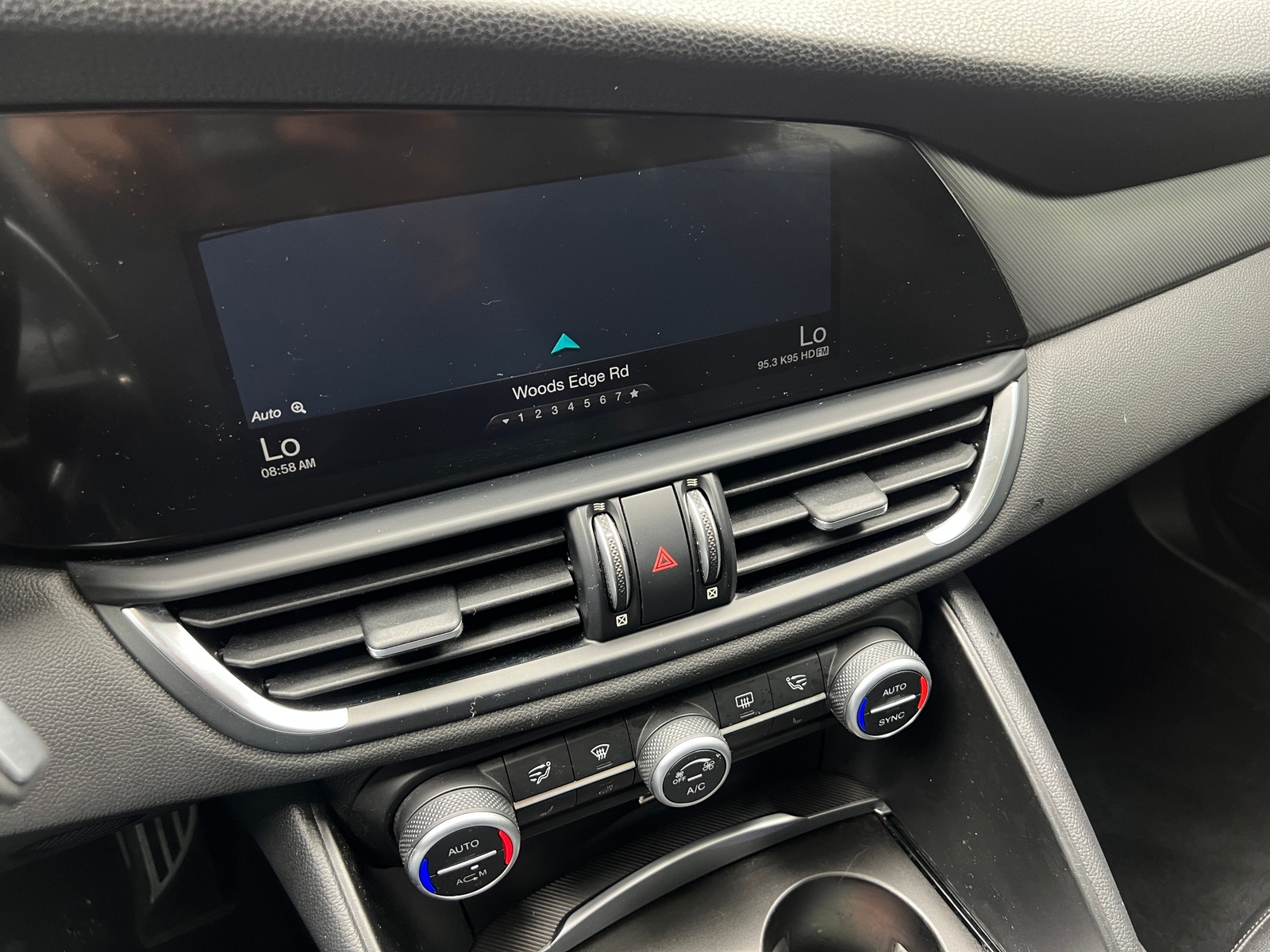 Thumbnail: 2018 Alfa Romeo Giulia - 3