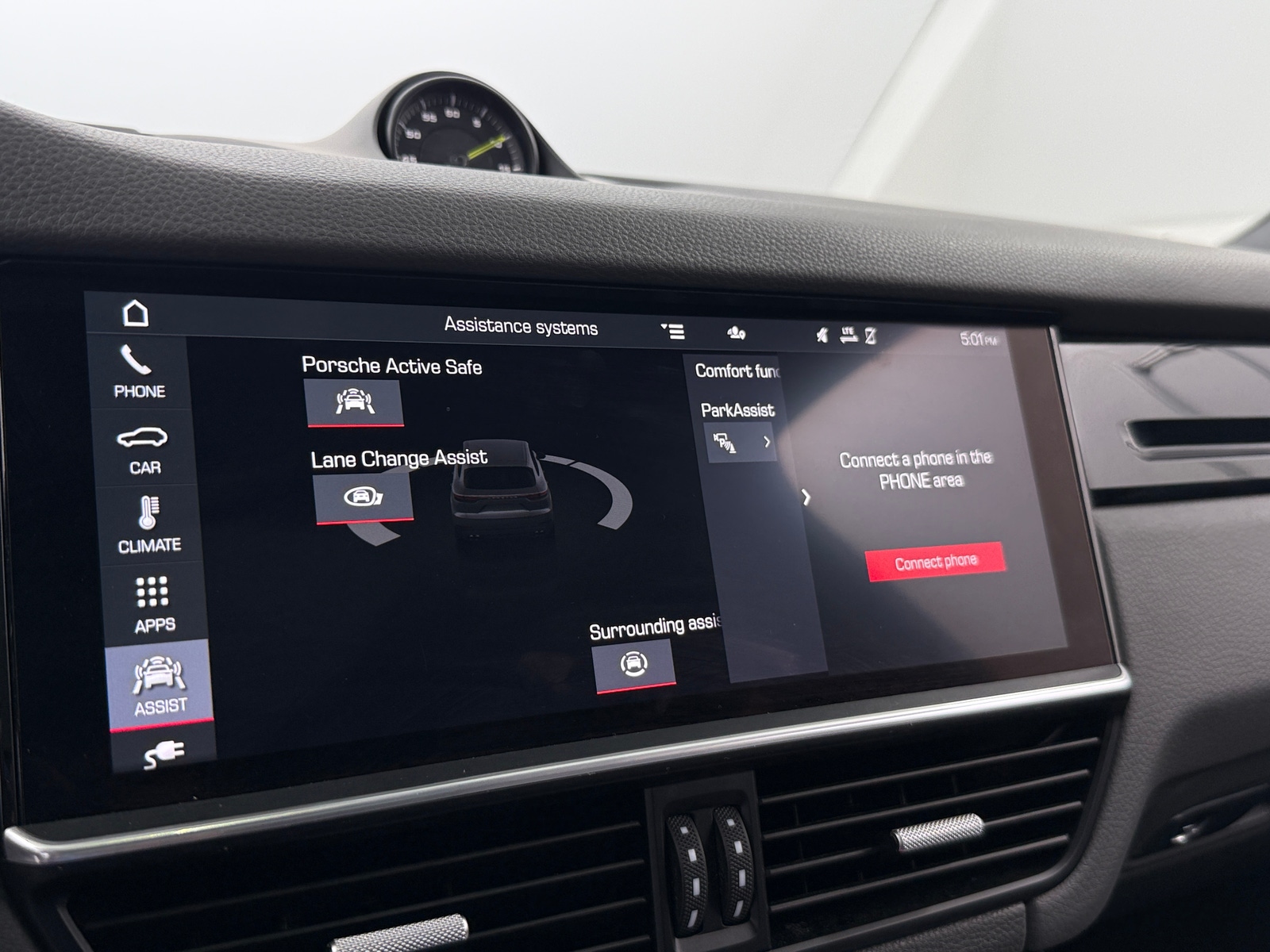 Thumbnail: 2020 Porsche Cayenne - 3