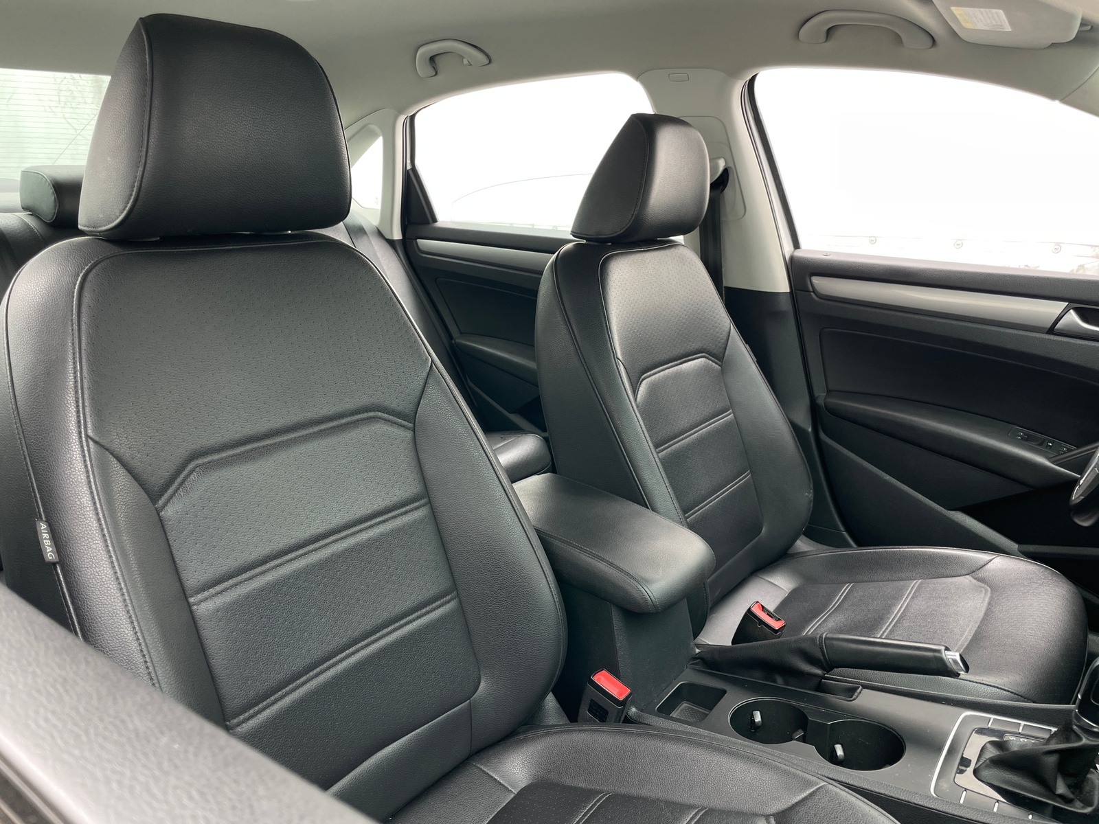 Thumbnail: 2015 Volkswagen Passat - 2