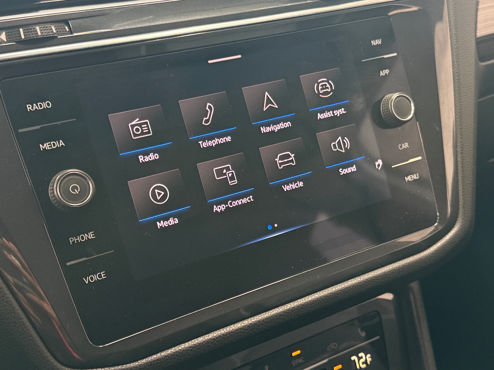 Thumbnail: 2022 Volkswagen Tiguan - 3