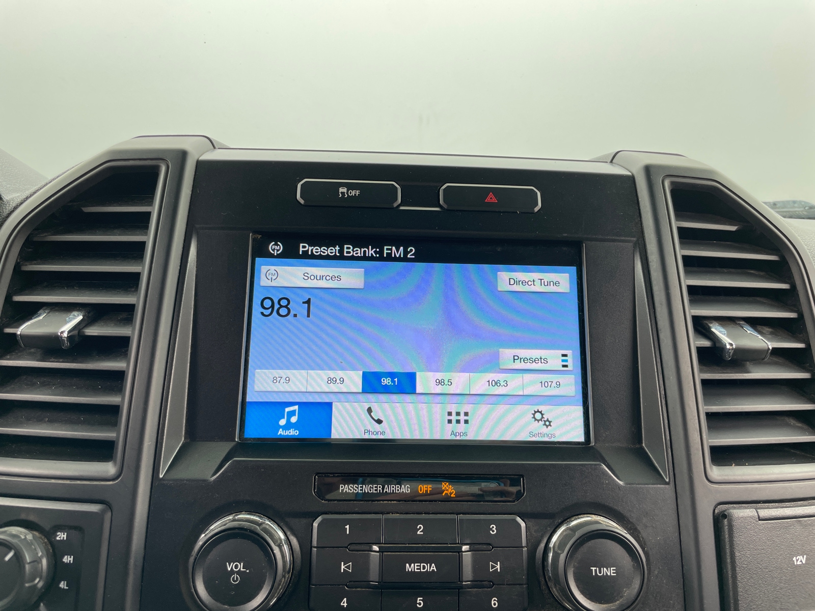 Thumbnail: 2017 Ford Econoline - 4