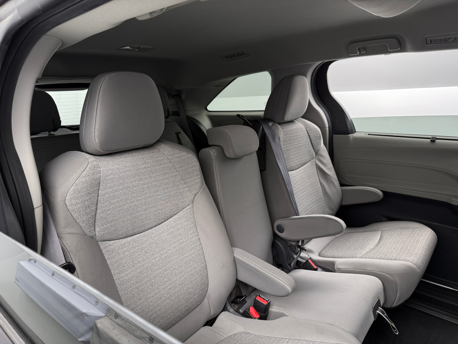 Thumbnail: 2021 Toyota Sienna - 6