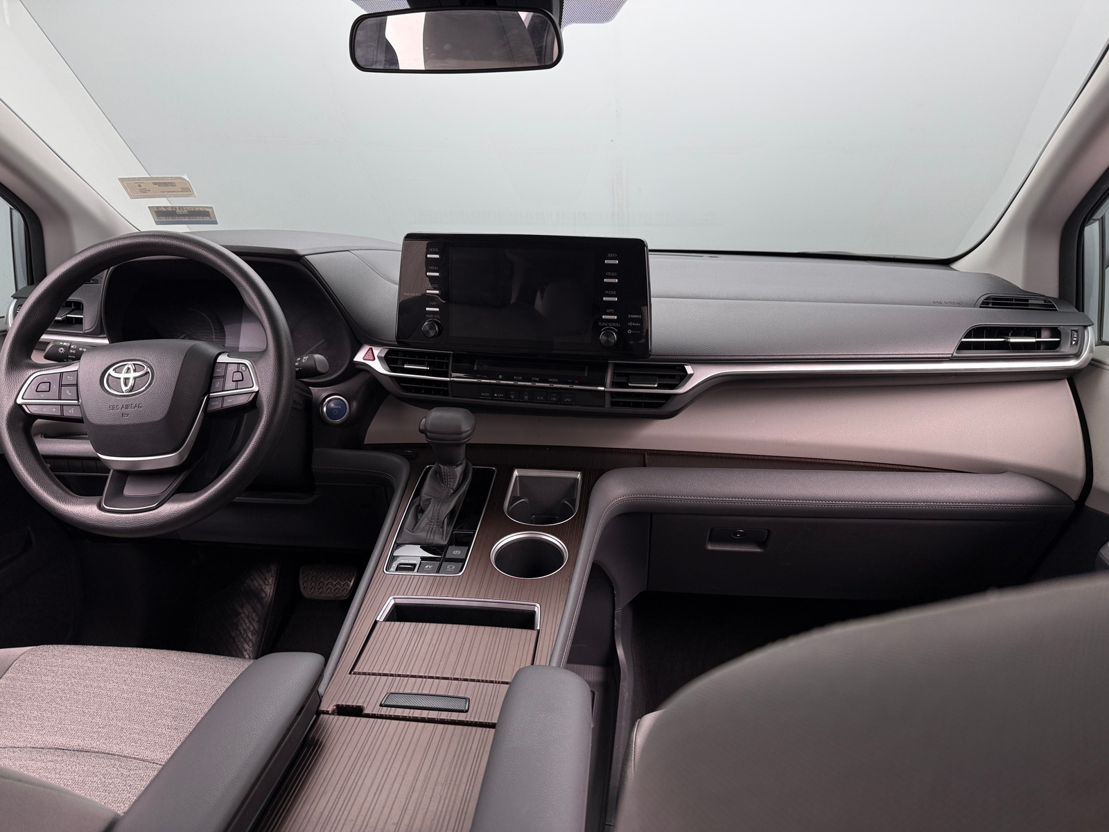 Thumbnail: 2021 Toyota Sienna - 3