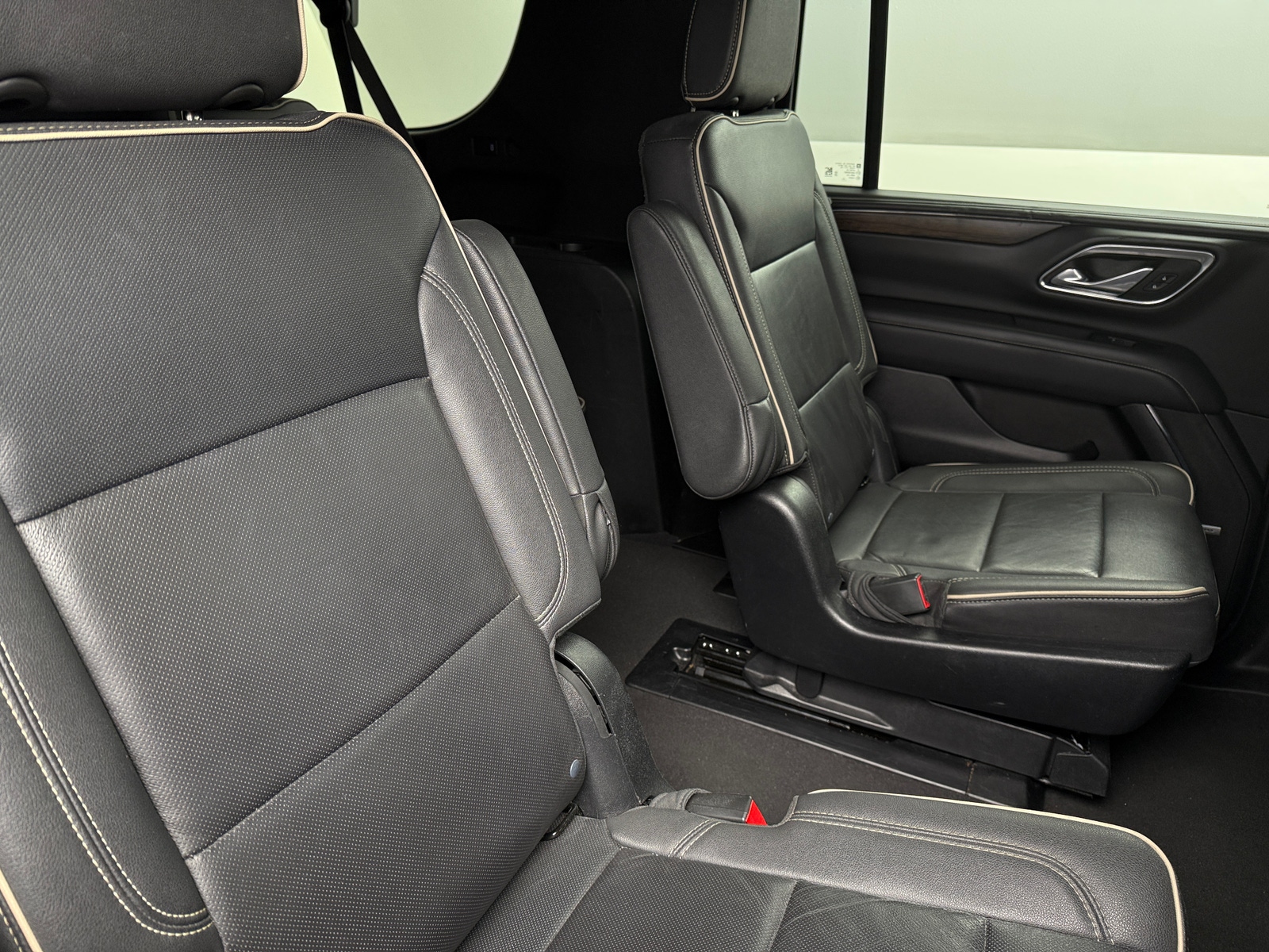 Thumbnail: 2023 Chevrolet Suburban - 5