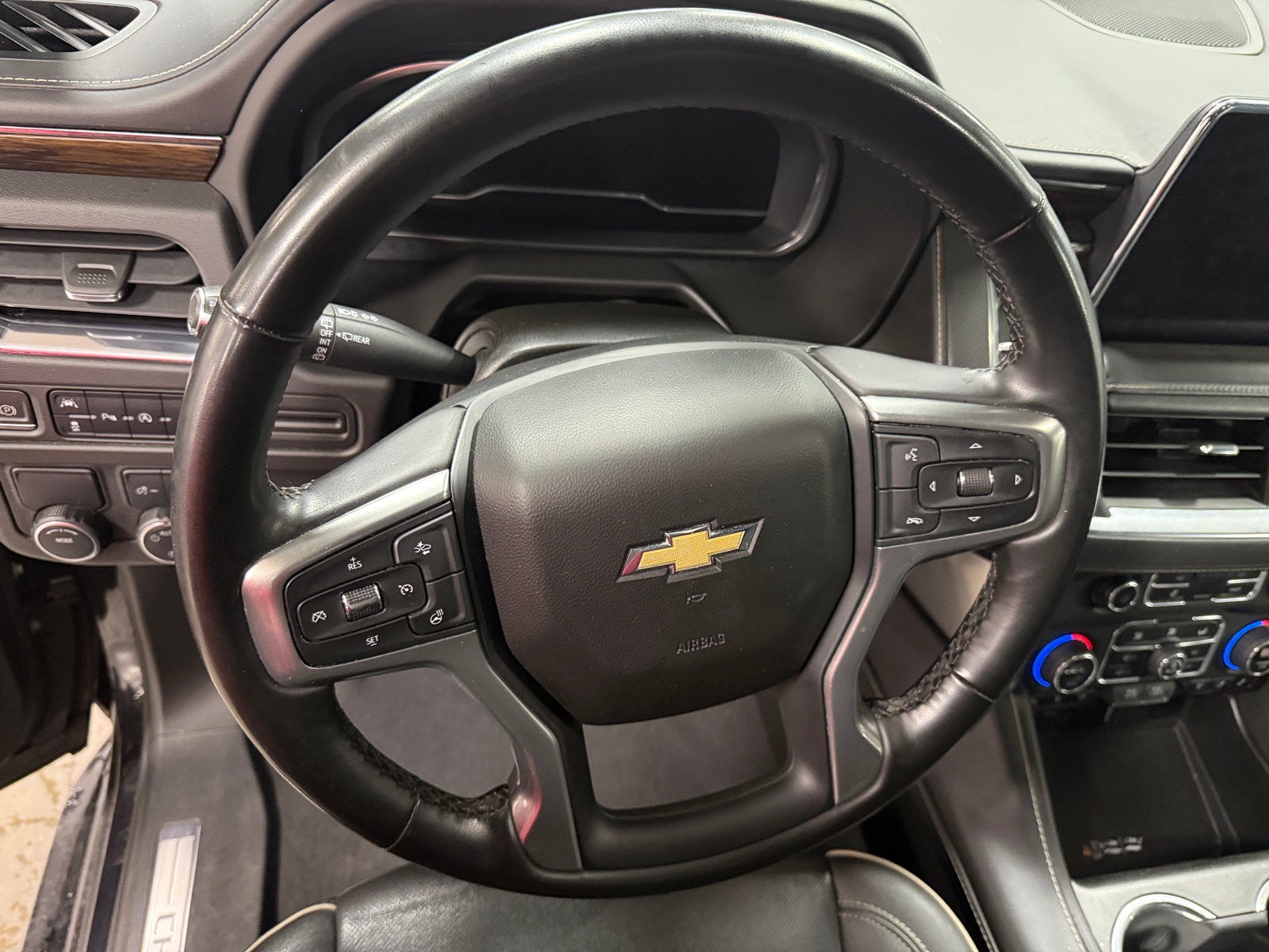 Thumbnail: 2023 Chevrolet Suburban - 4