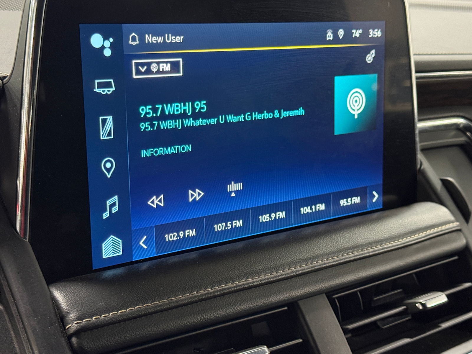 Thumbnail: 2023 Chevrolet Suburban - 3