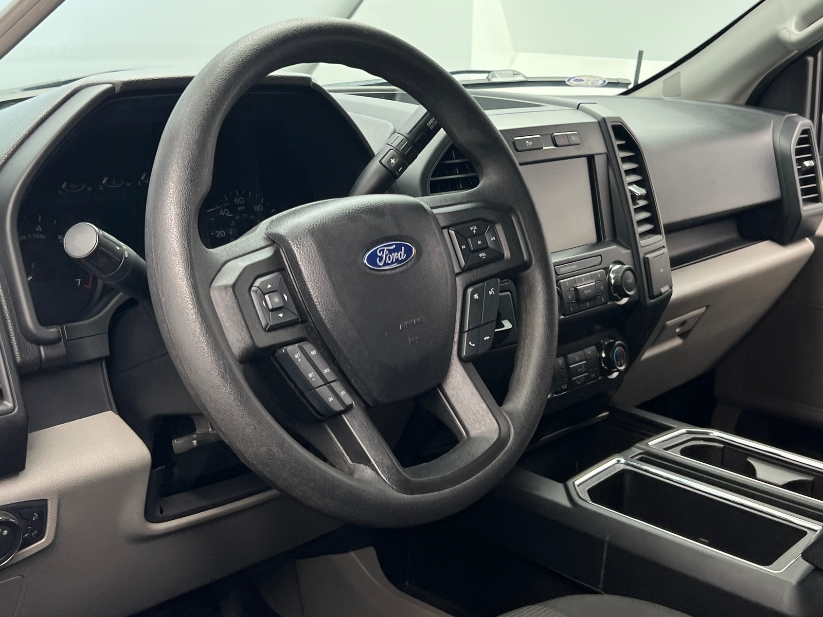 Thumbnail: 2019 Ford Econoline - 5