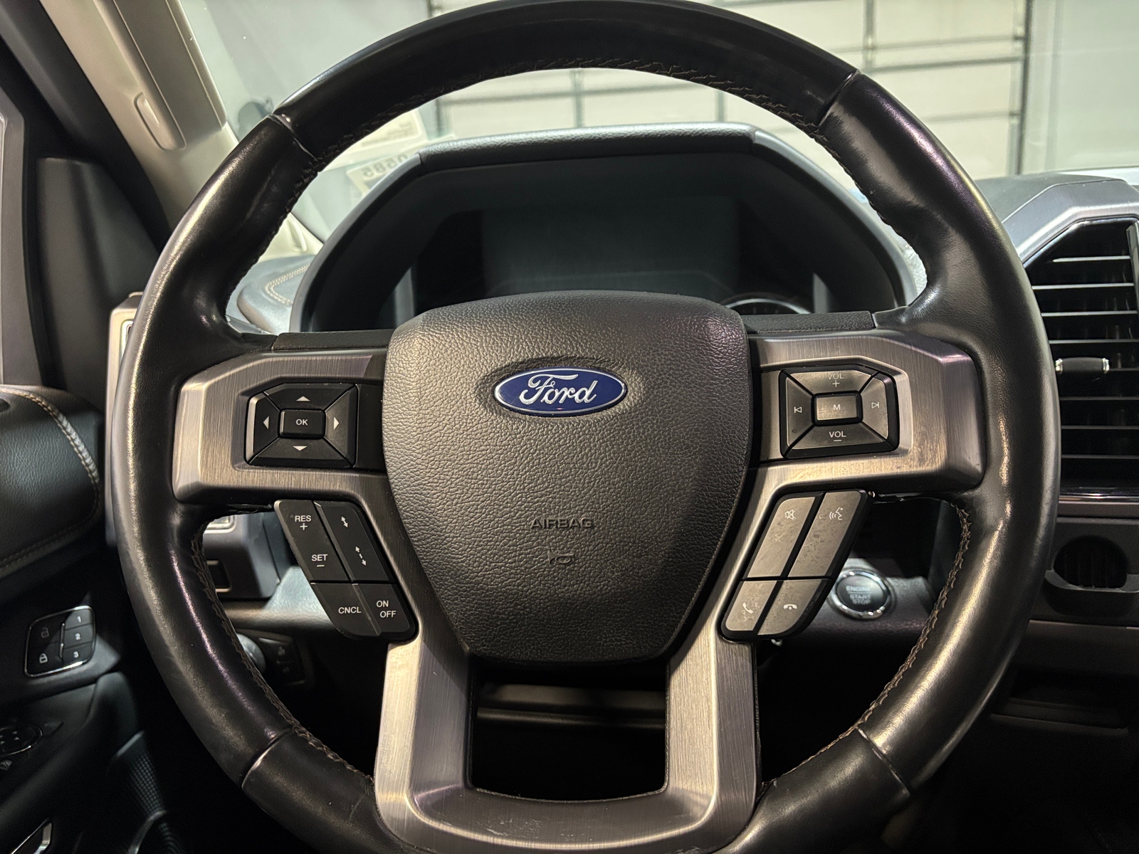 Thumbnail: 2019 Ford Expedition - 4