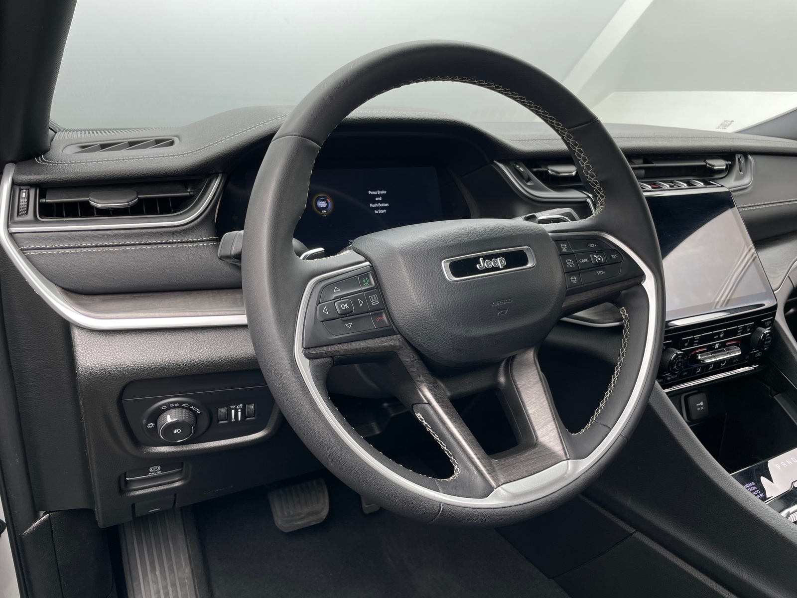 Thumbnail: 2024 Jeep Grand Cherokee - 4