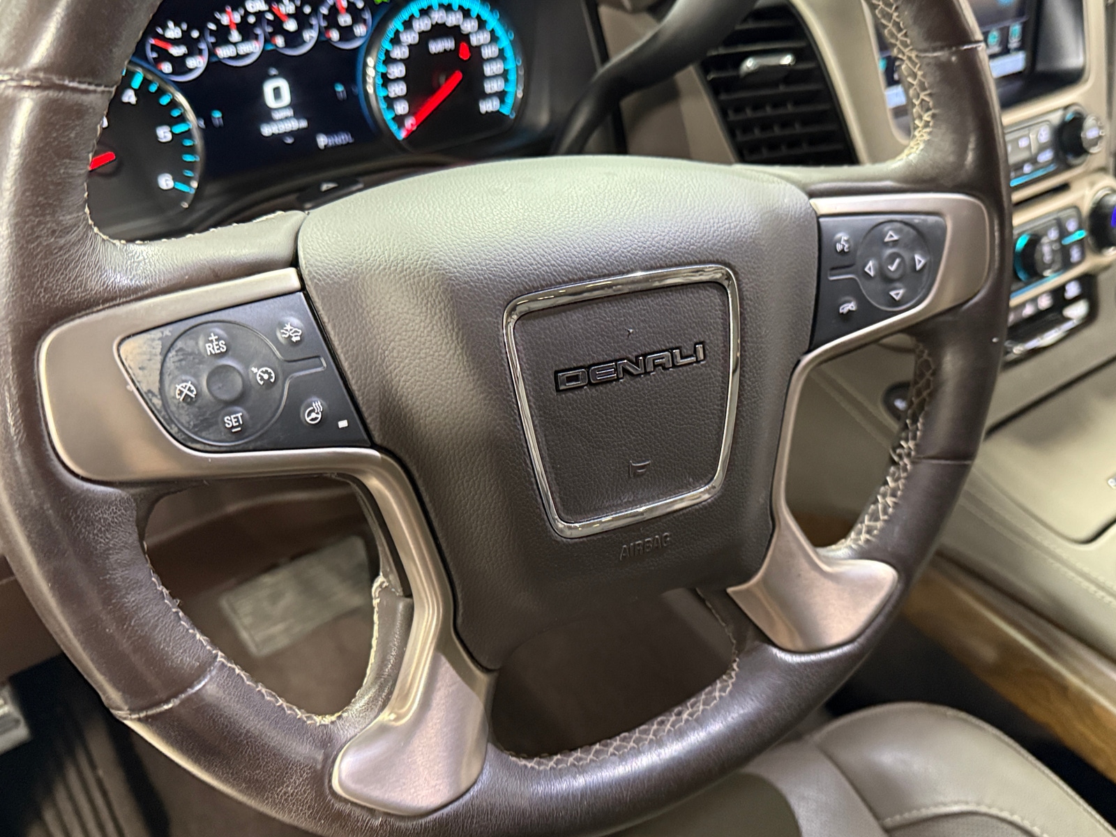 Thumbnail: 2019 GMC Yukon - 4