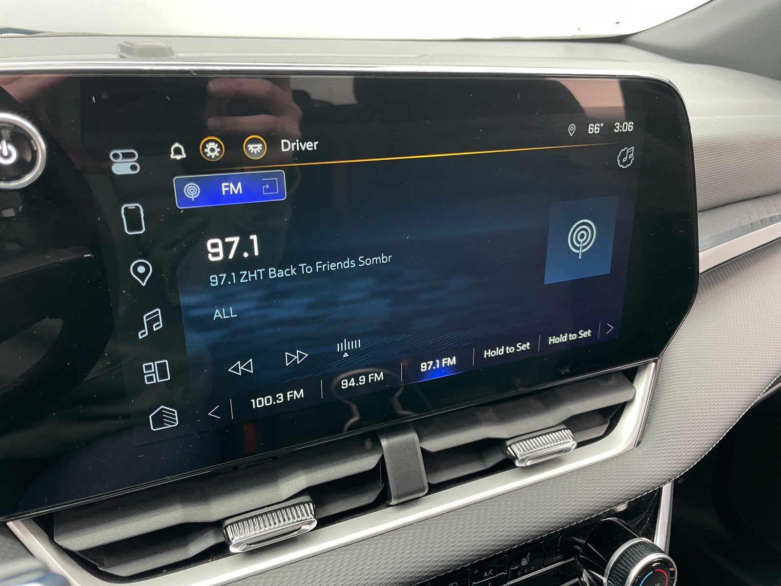 Thumbnail: 2025 Chevrolet Equinox - 4