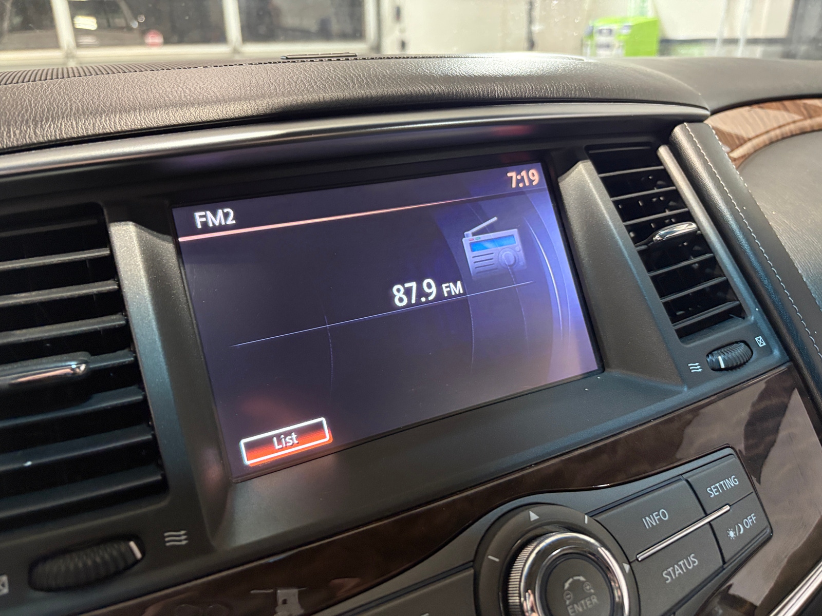 Thumbnail: 2017 Nissan Armada - 3