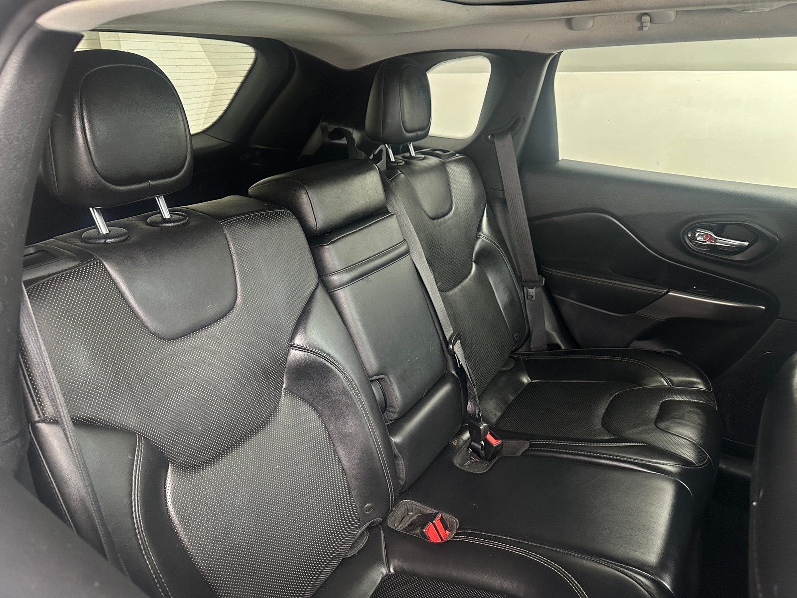 Thumbnail: 2019 Jeep Cherokee - 5