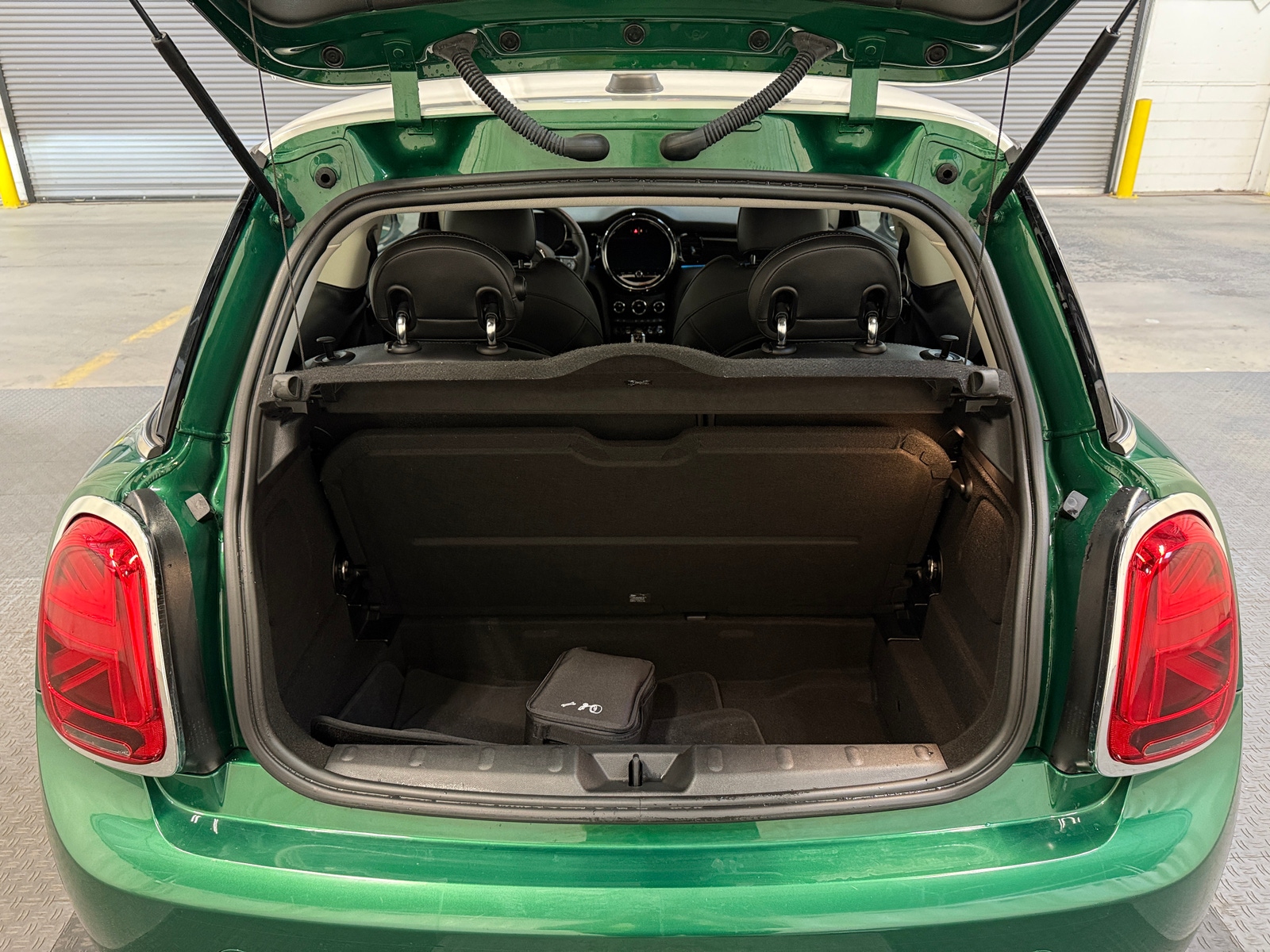 Thumbnail: 2022 MINI Cooper Hardtop - 6