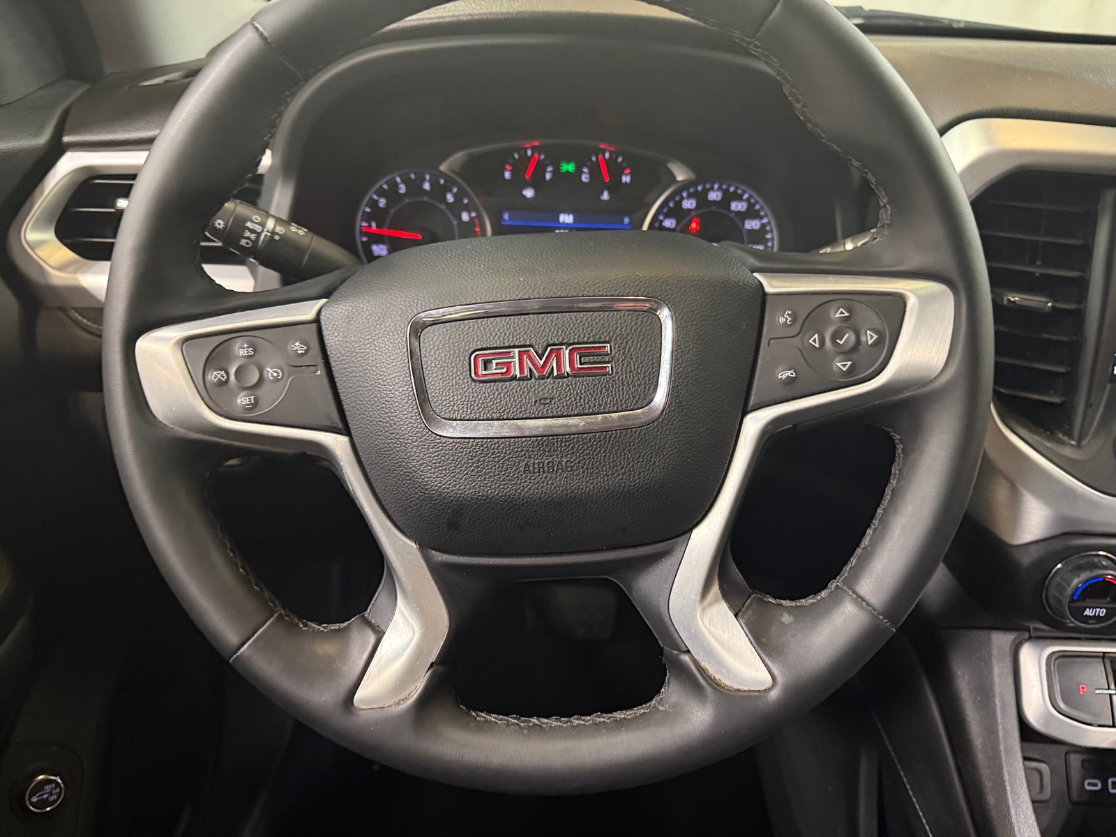 Thumbnail: 2023 GMC Acadia - 4