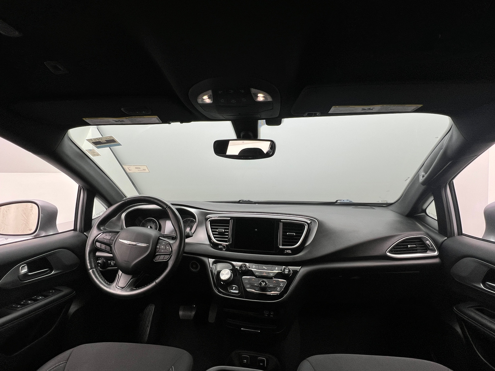 Thumbnail: 2019 Chrysler Pacifica - 3