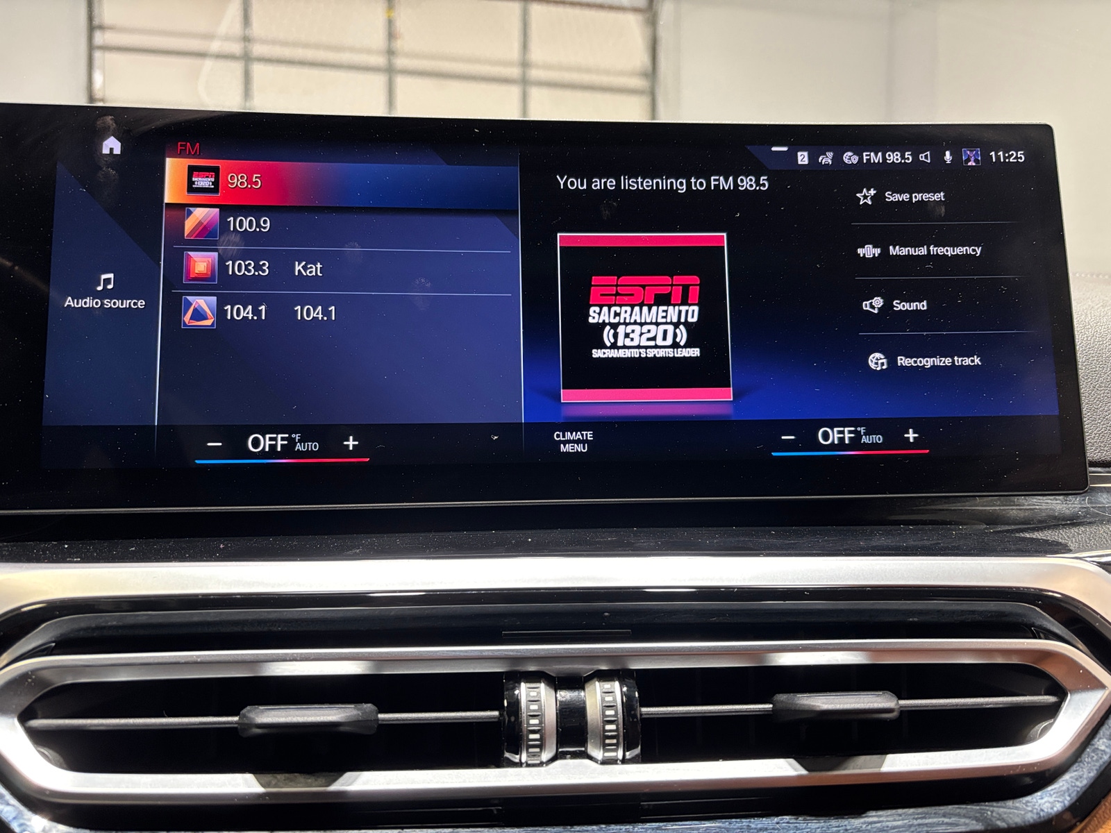 Thumbnail: 2022 BMW i4 - 3