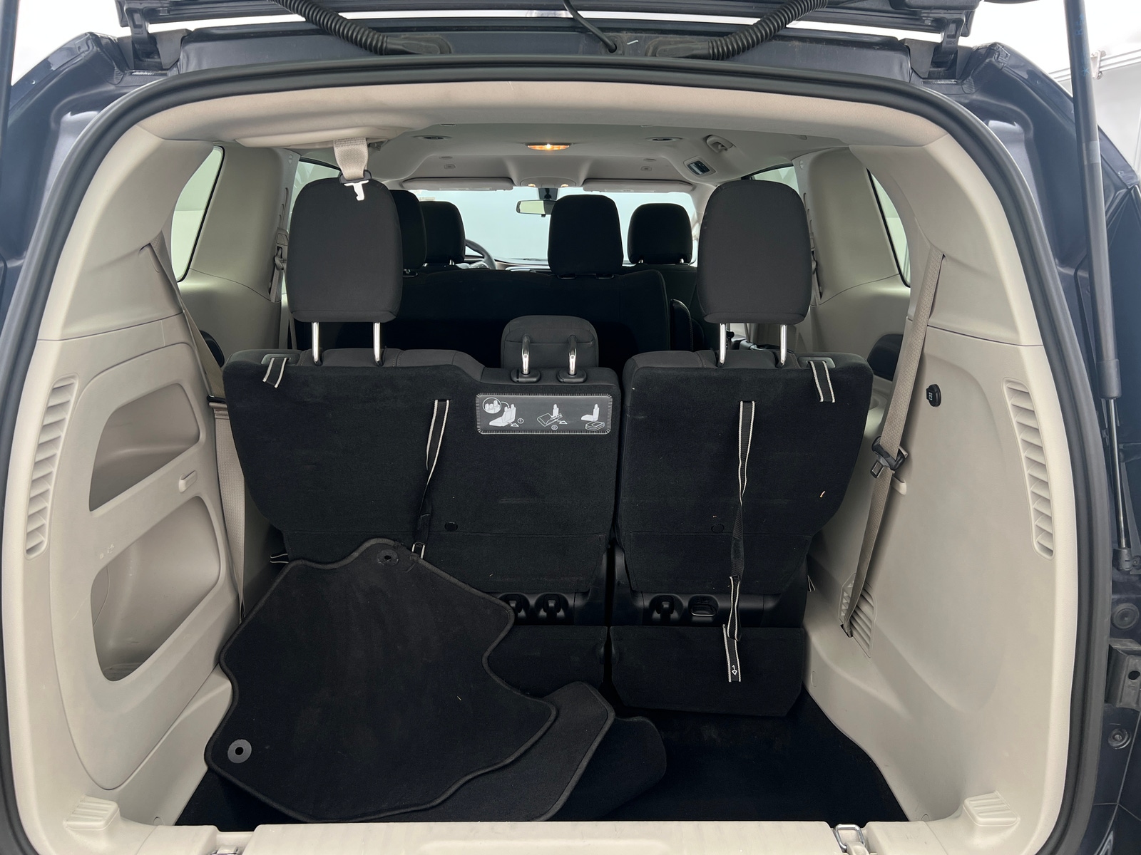 Thumbnail: 2019 Chrysler Pacifica - 7