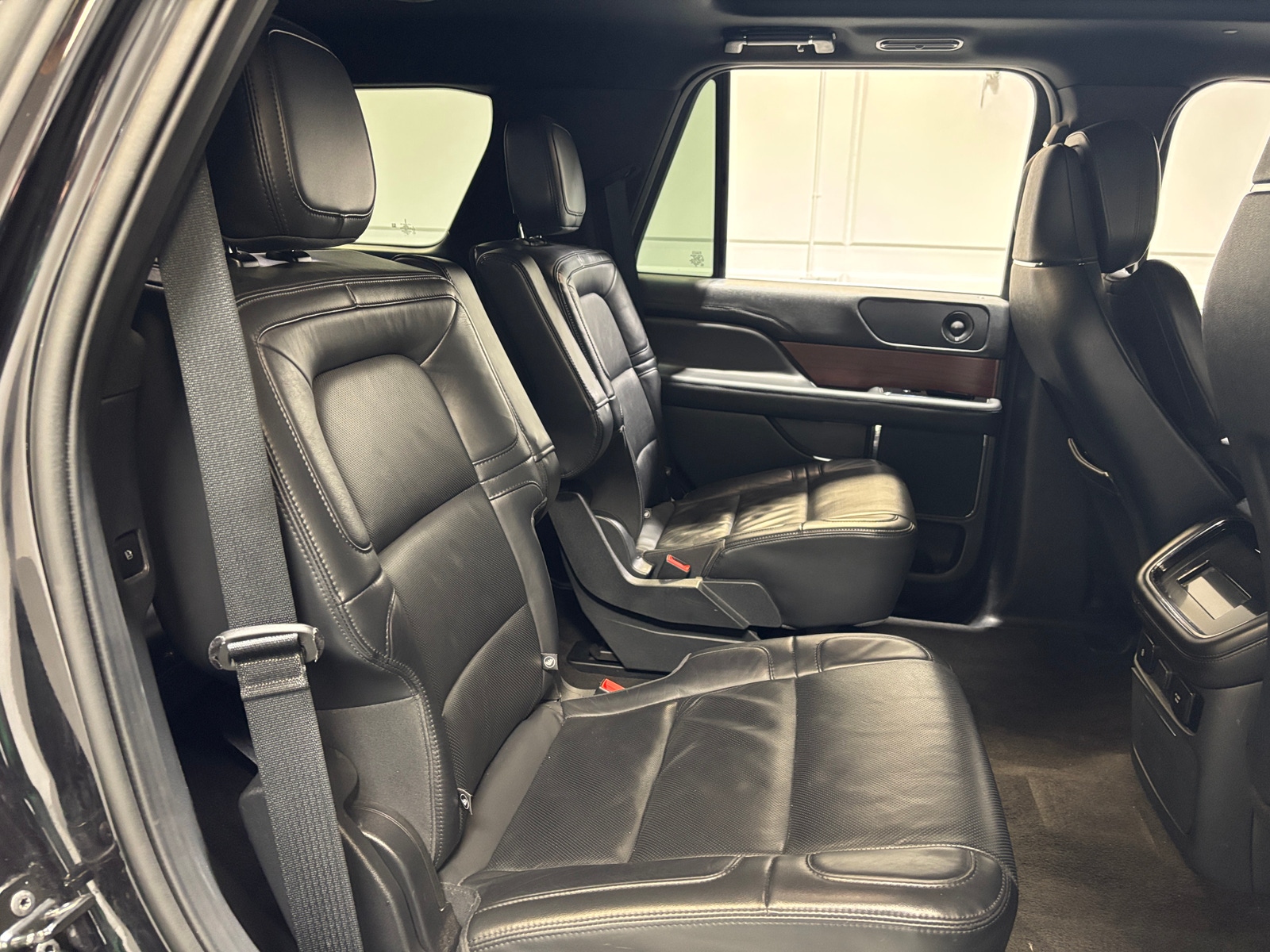 Thumbnail: 2024 Lincoln Navigator - 5