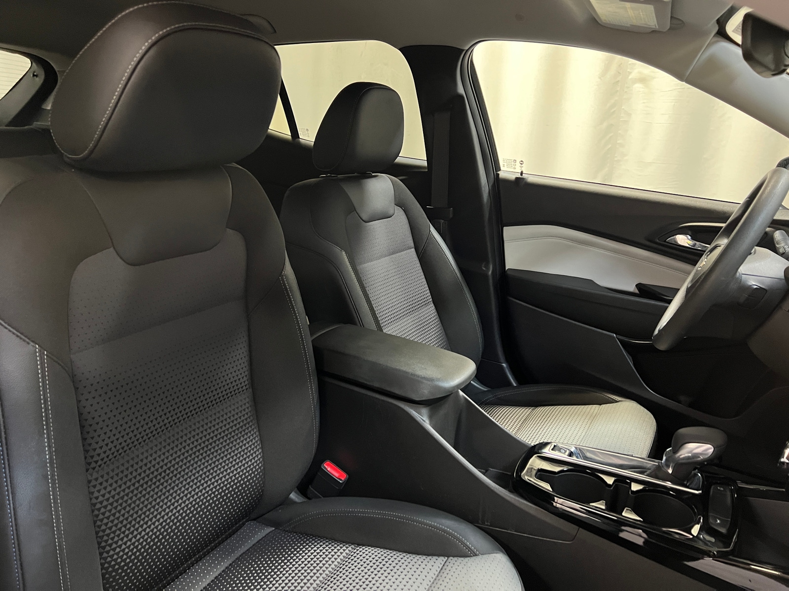 Thumbnail: 2025 Chevrolet Trax - 2