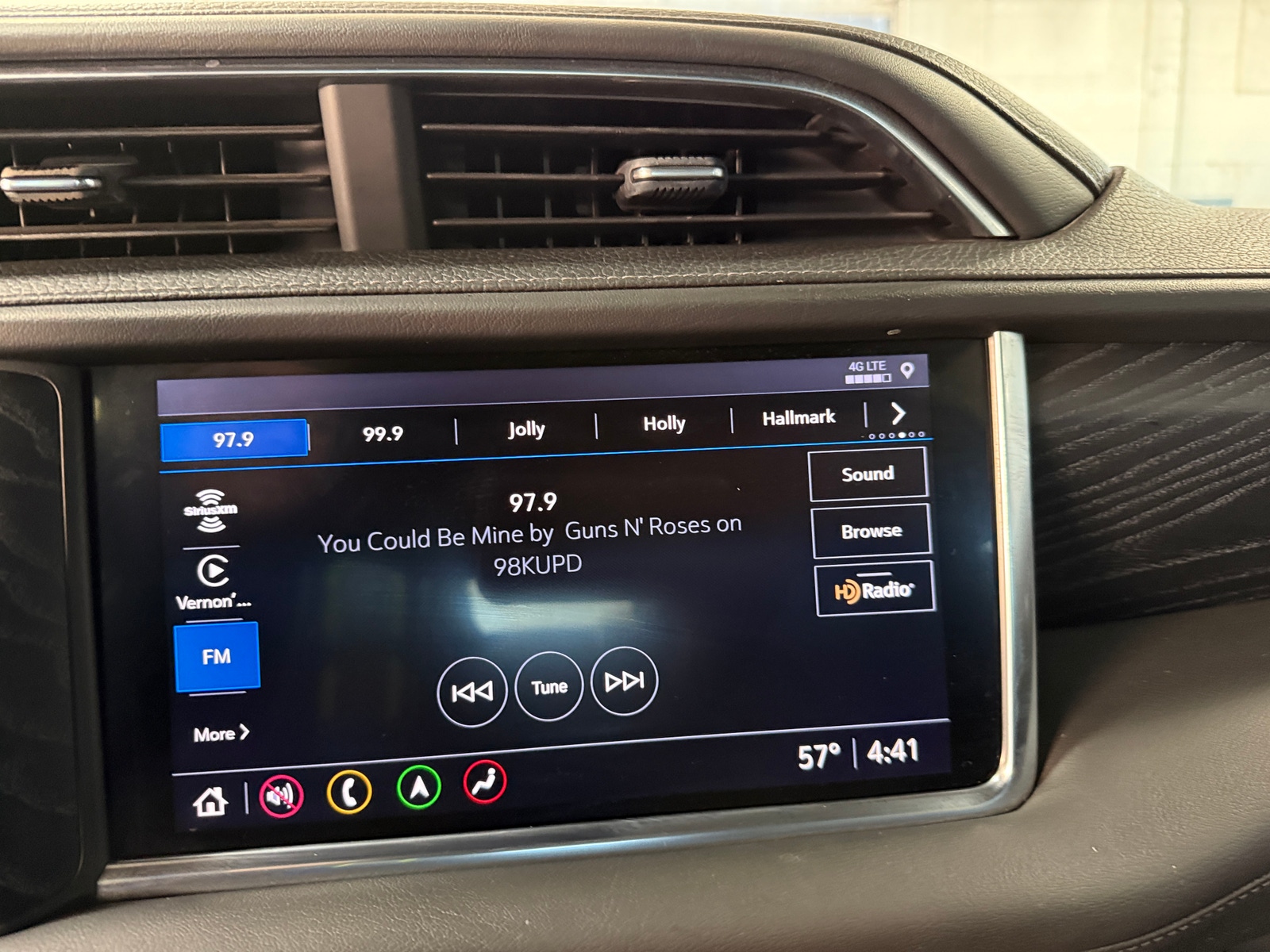 Thumbnail: 2021 GMC Yukon - 3