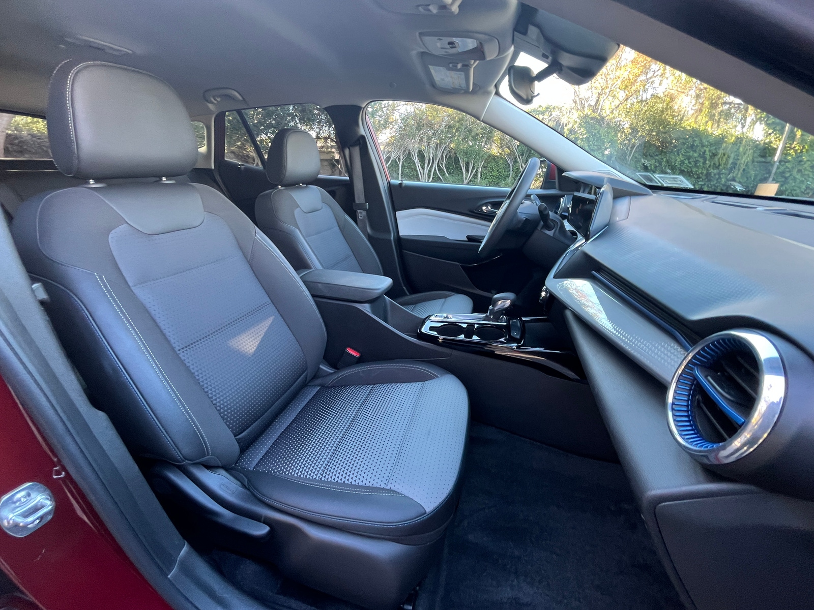 Thumbnail: 2025 Chevrolet Trax - 2