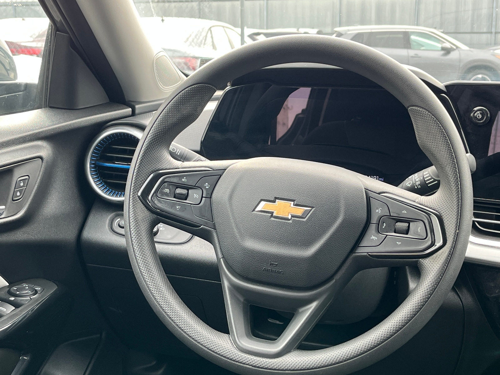 Thumbnail: 2025 Chevrolet Trax - 5