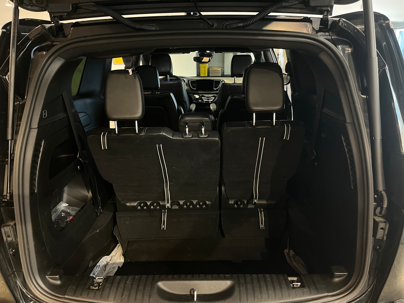 Thumbnail: 2025 Chrysler Pacifica - 6