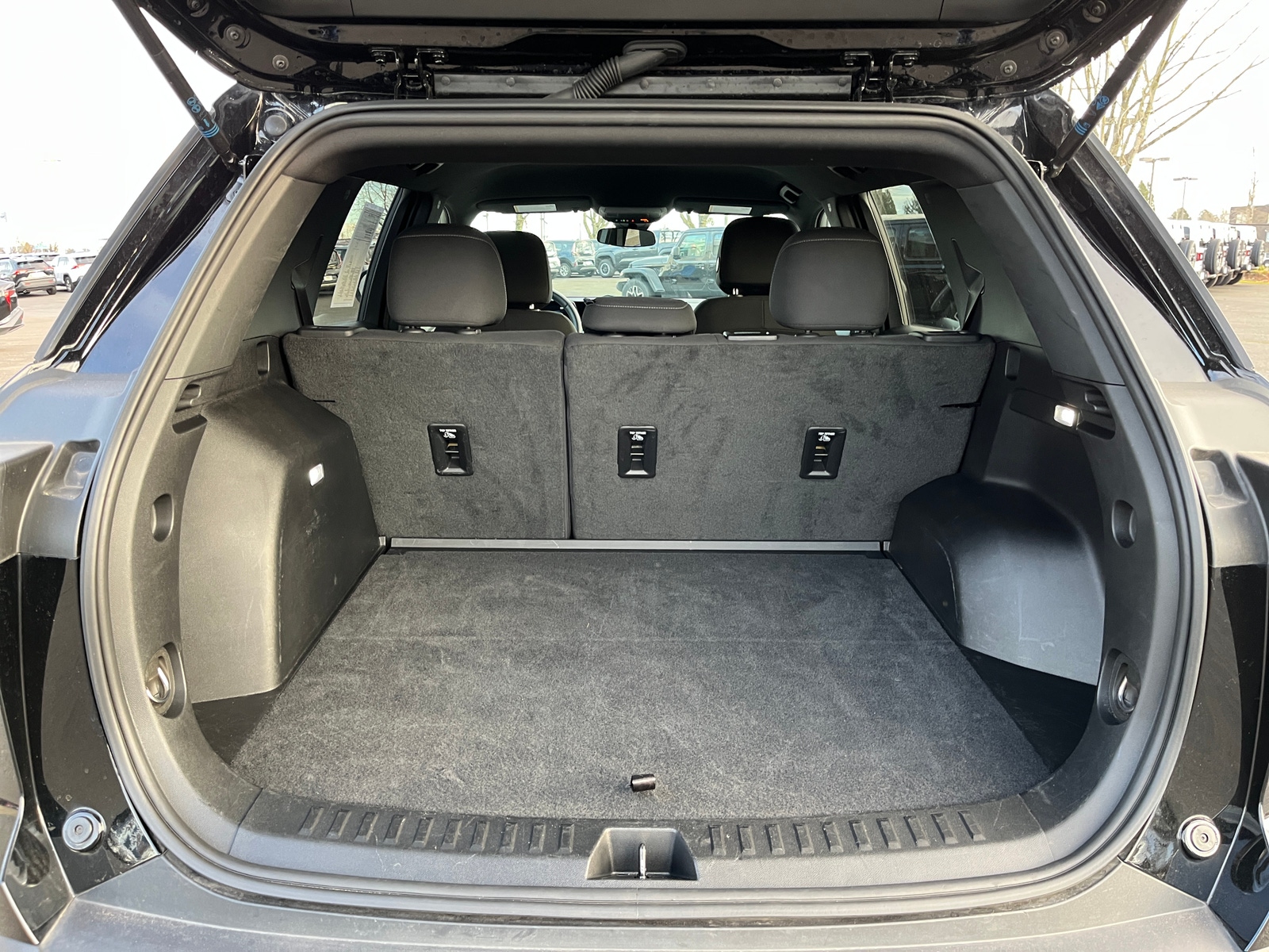 Thumbnail: 2025 Chevrolet Equinox - 6