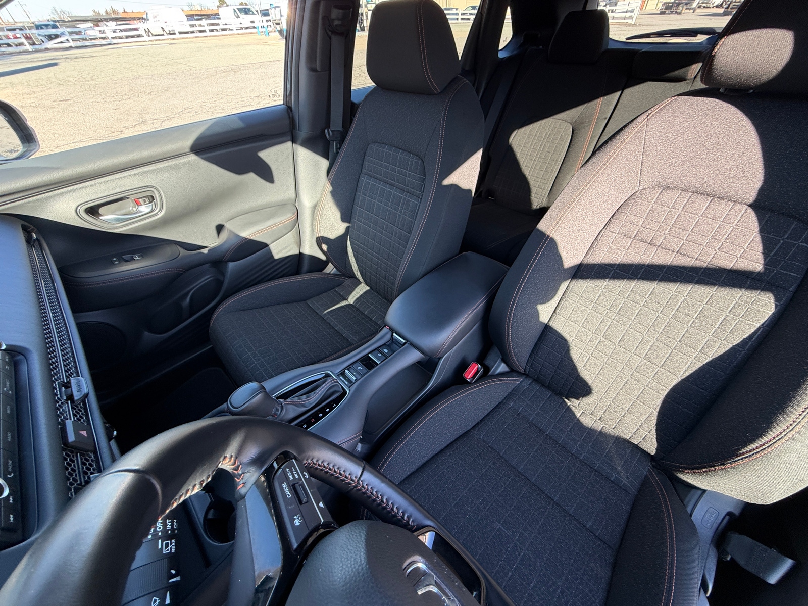 Thumbnail: 2025 Honda HR-V - 2