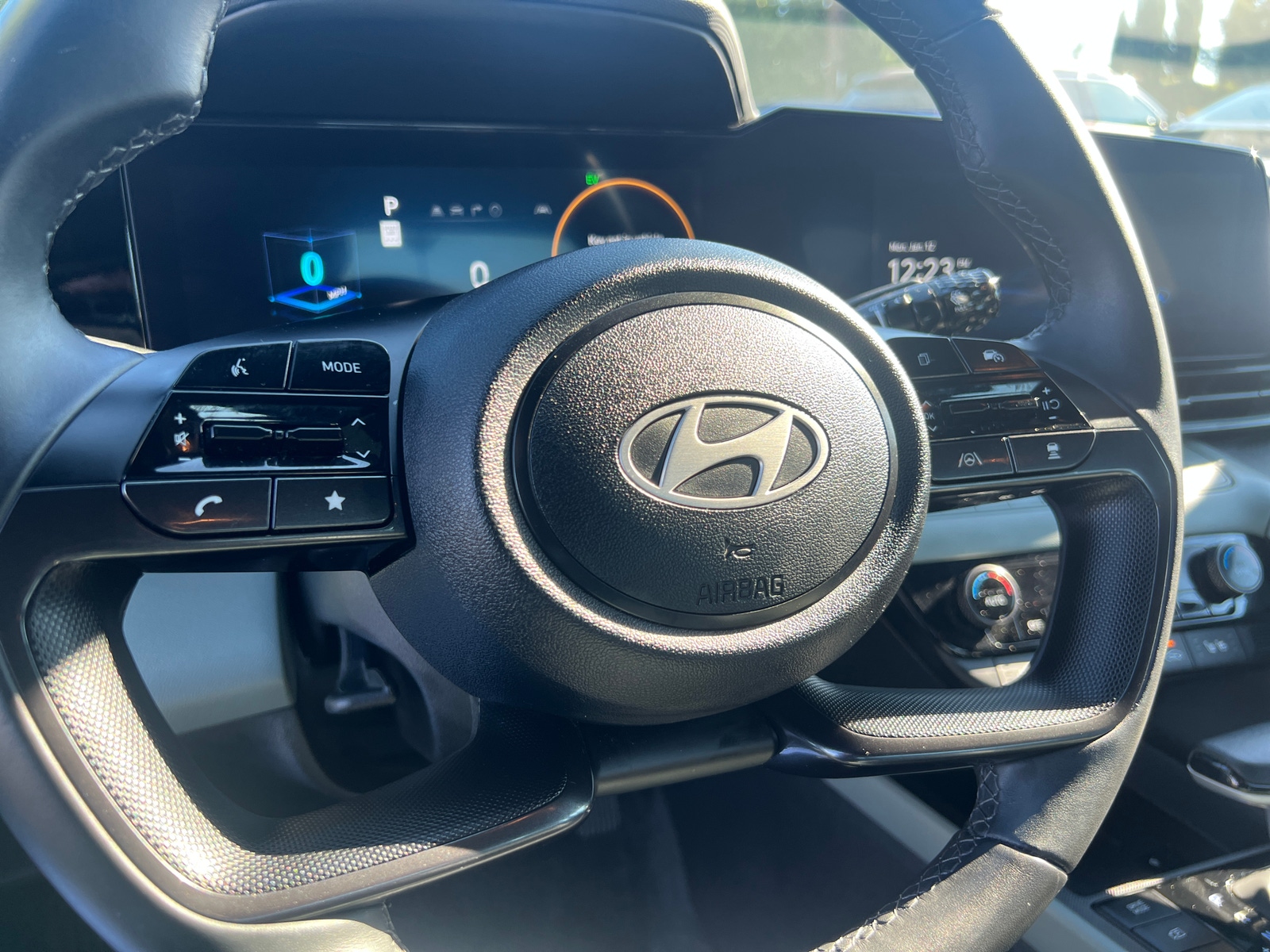 Thumbnail: 2025 Hyundai Elantra - 4