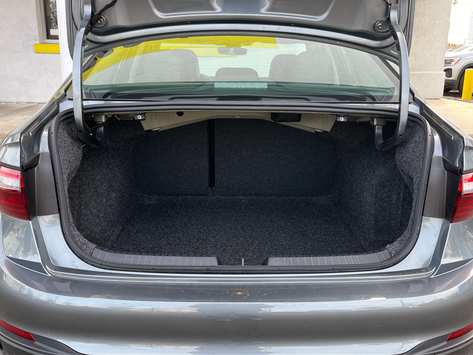 Thumbnail: 2025 Volkswagen Jetta - 5